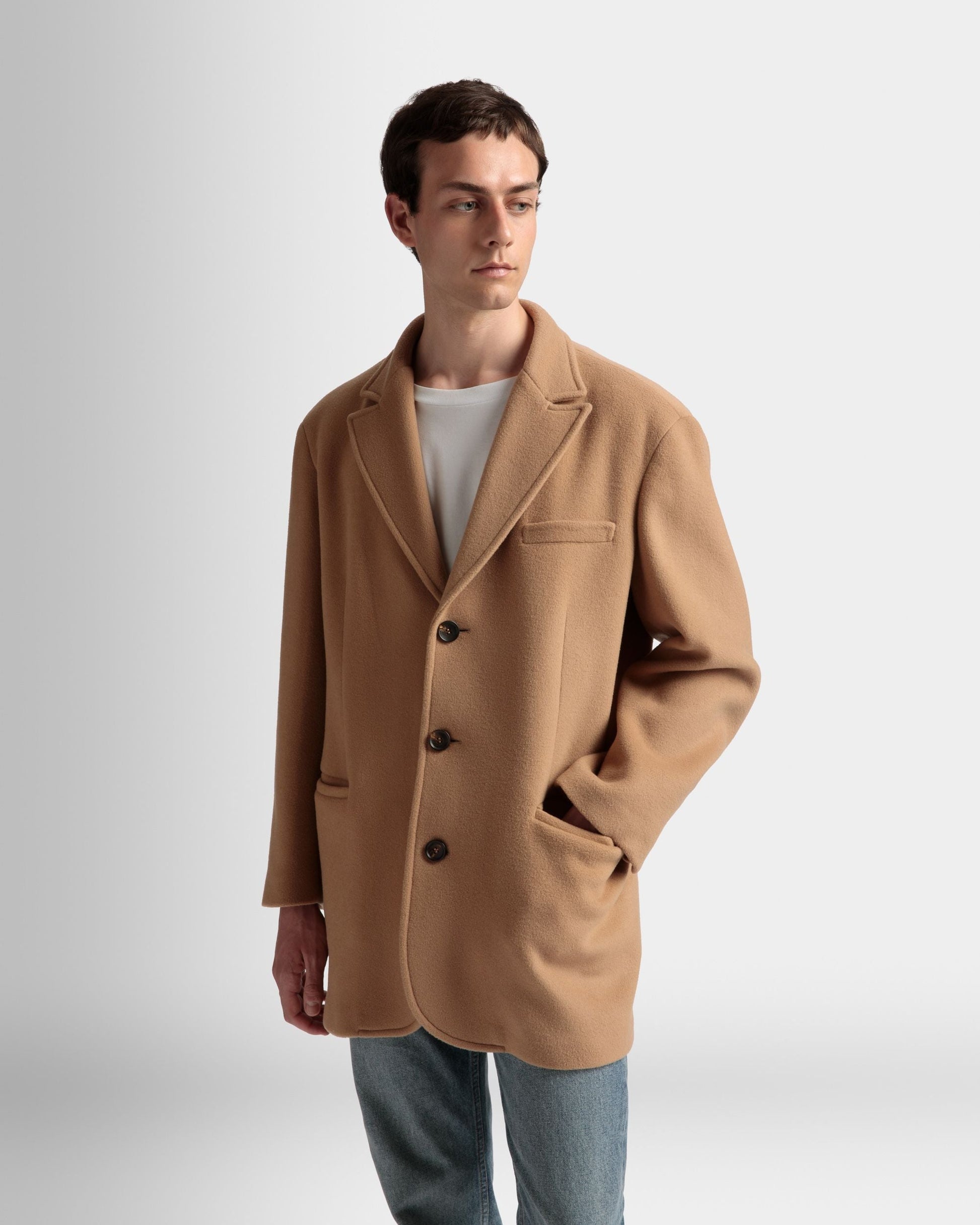 Single Breasted Jacket | Men's Outerwear | Camel Cashmere Wool Mix | Bally | On Model Close Up