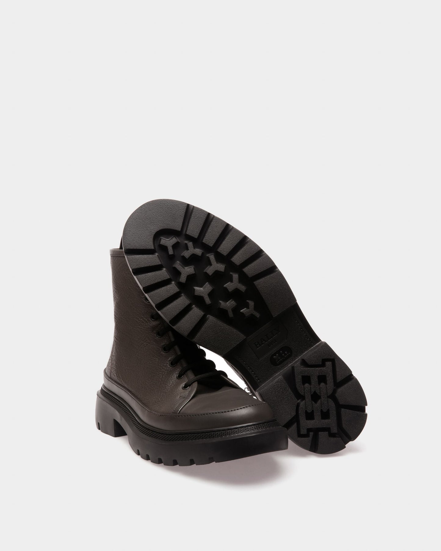 Vatiz Leather Boots In Army Green