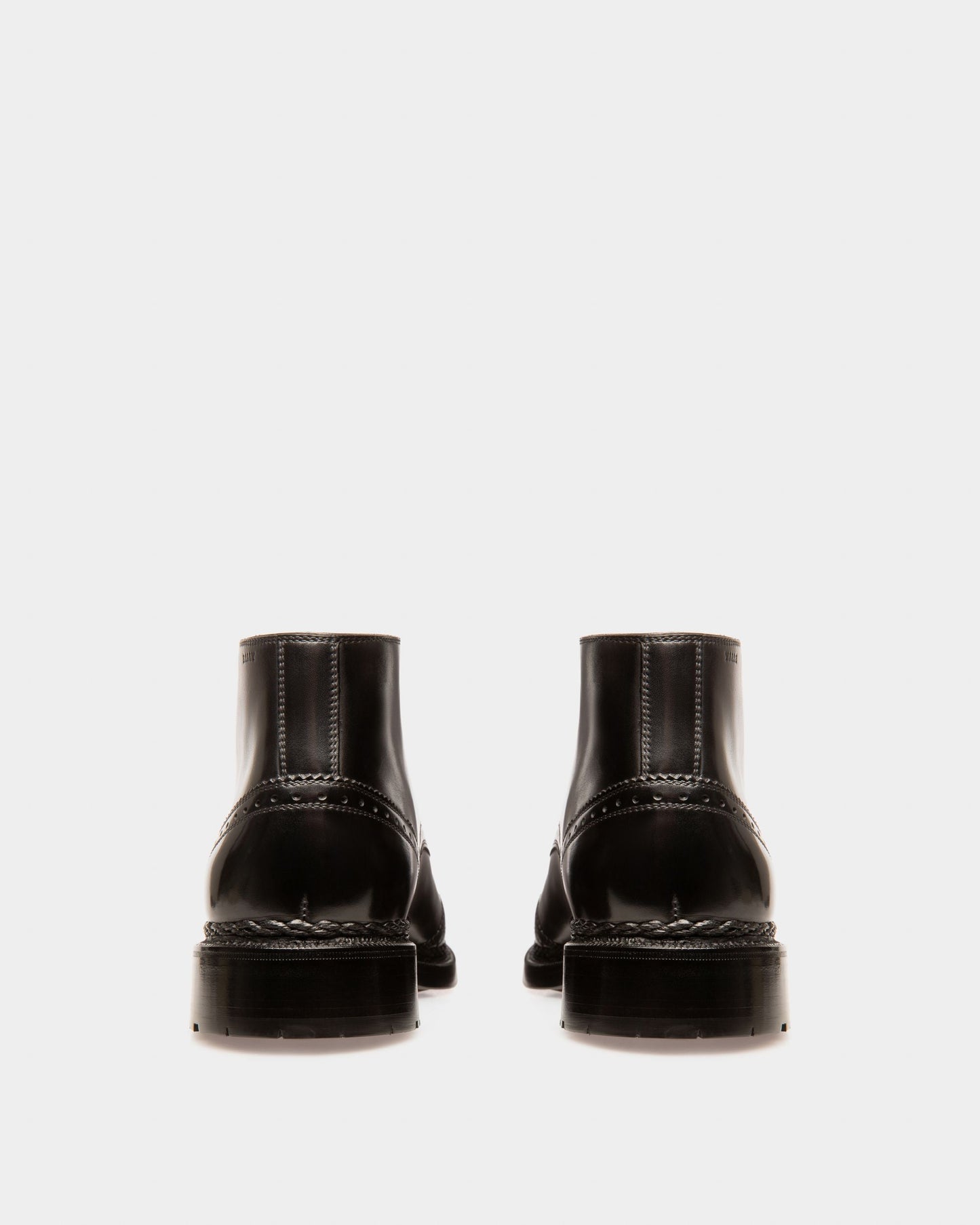 Oktavio Leather Boots In Black