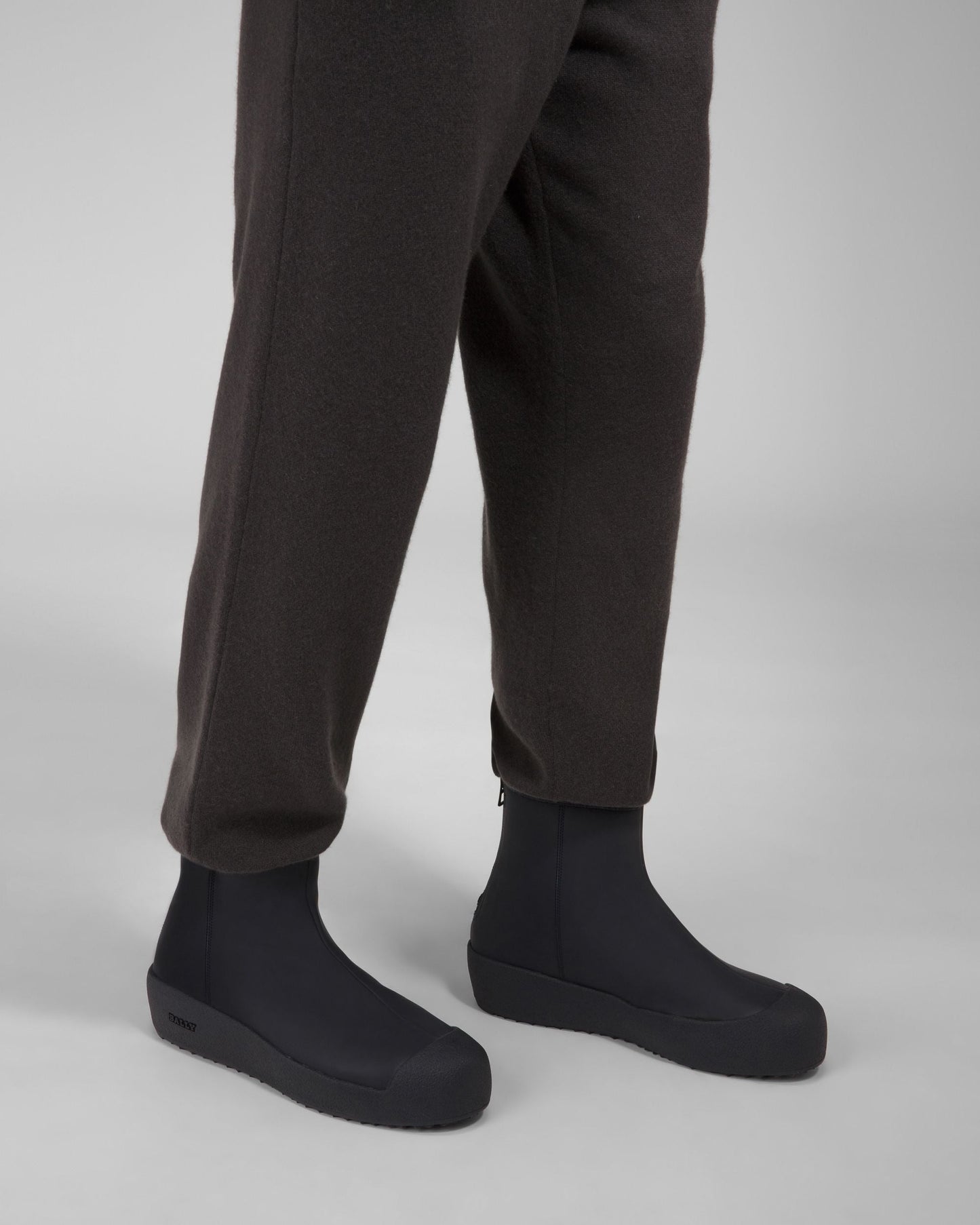 Bernina Leather Snow Boots In Navy