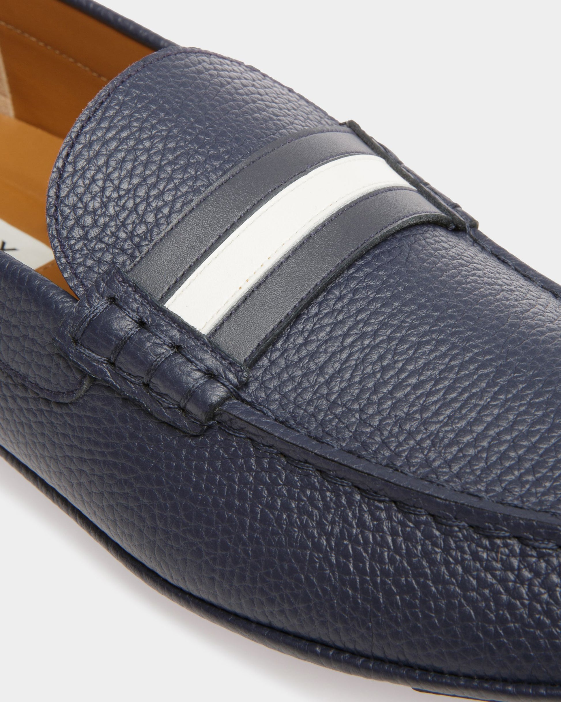 Karlos | Men's Drivers | Midnight Leather | Bally | Still Life Detail