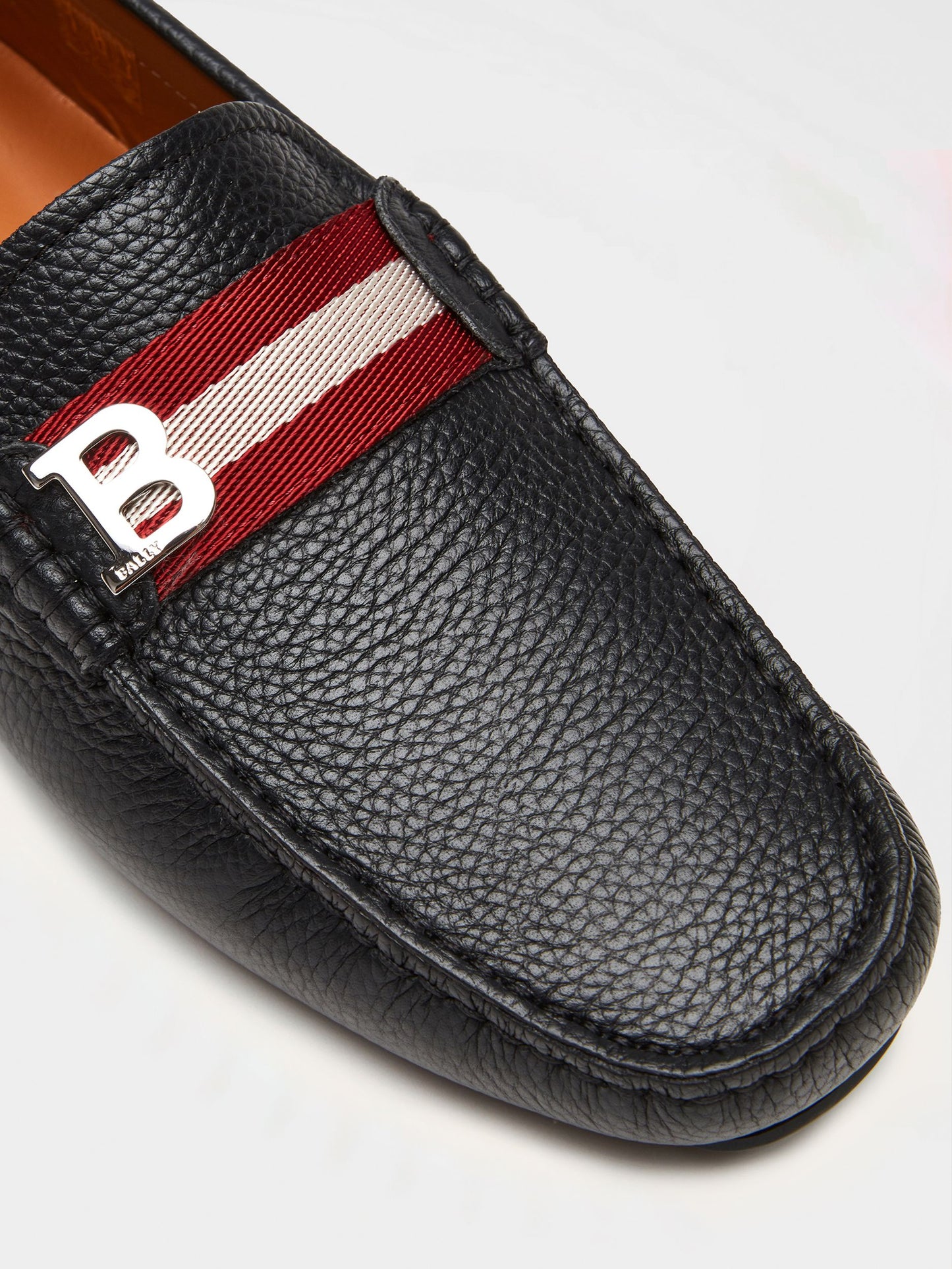 Driver in Black Grained Leather