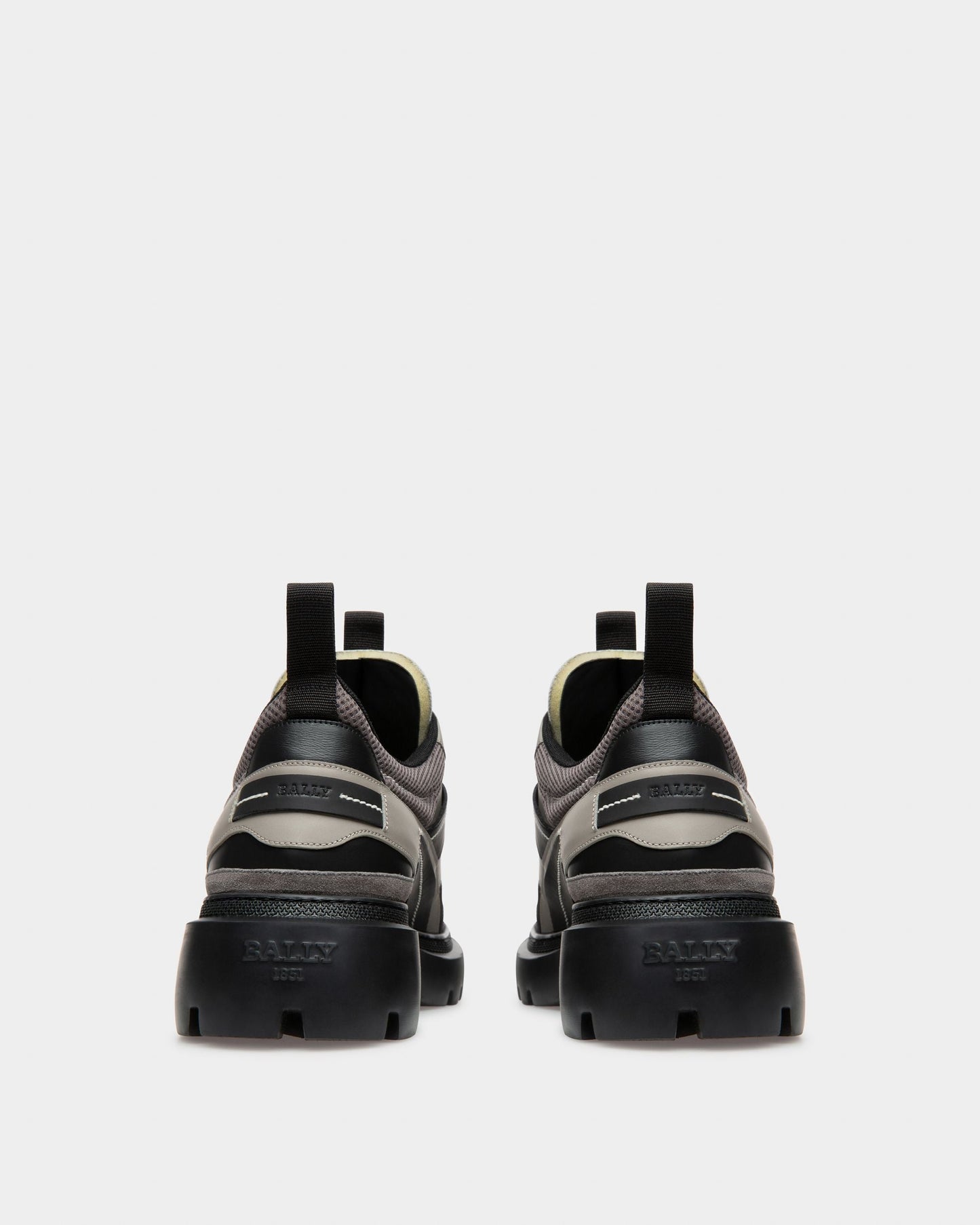 Vailont Leather Derbies In Black