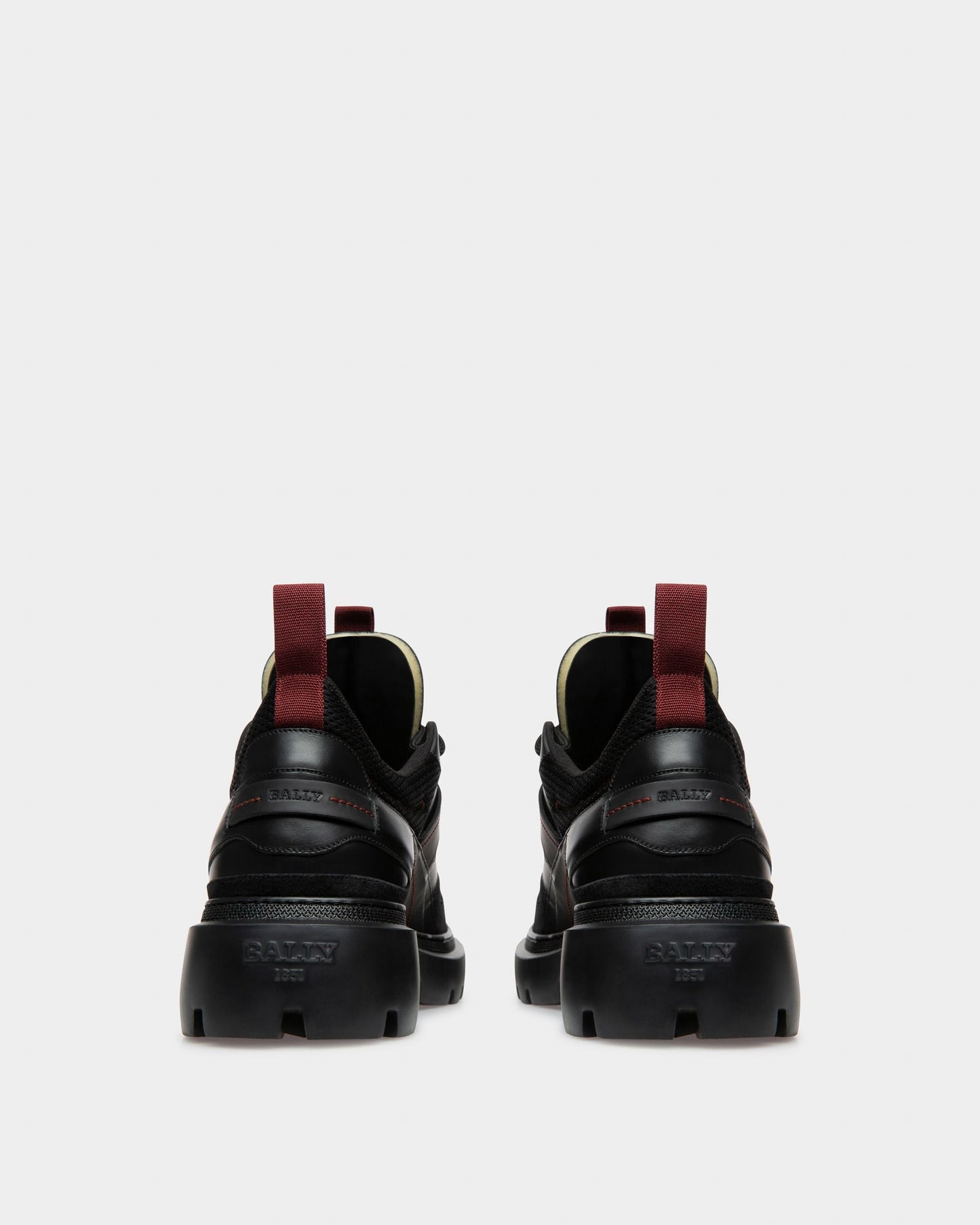 Vailont Leather Derbies In Black