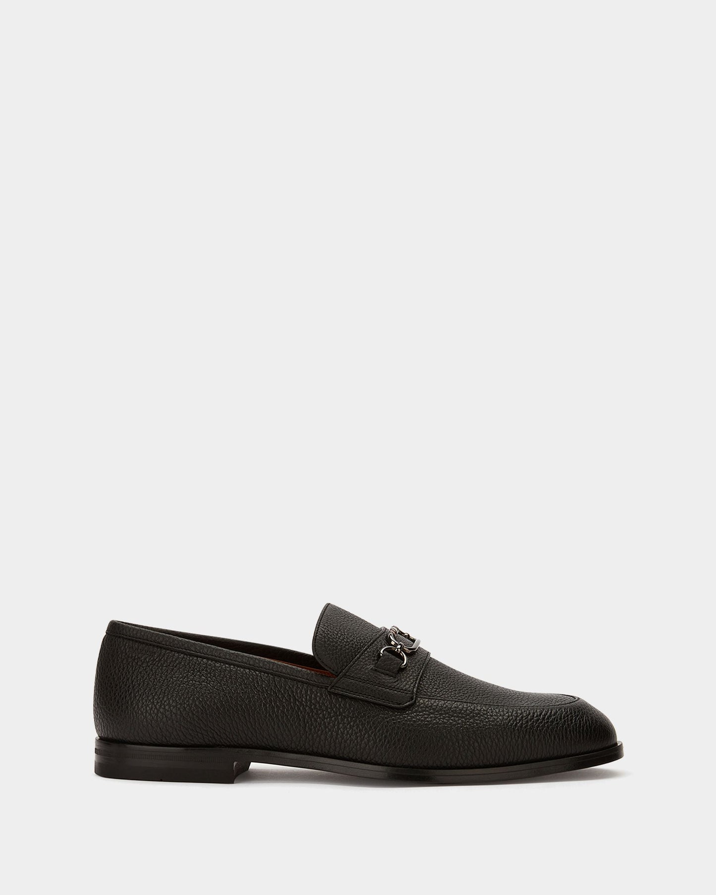 Loafer in Black Grained Leather
