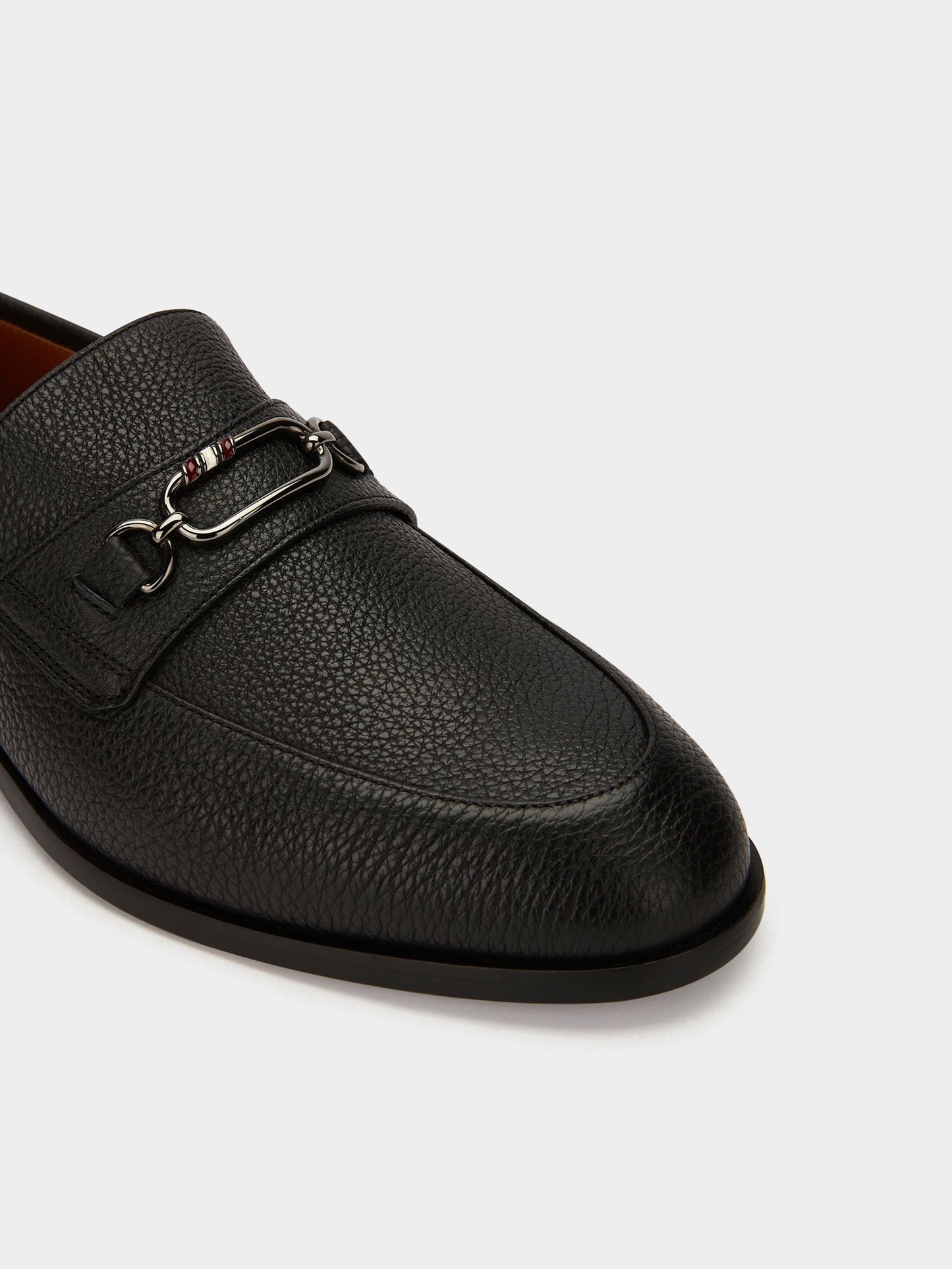 Loafer in Black Grained Leather