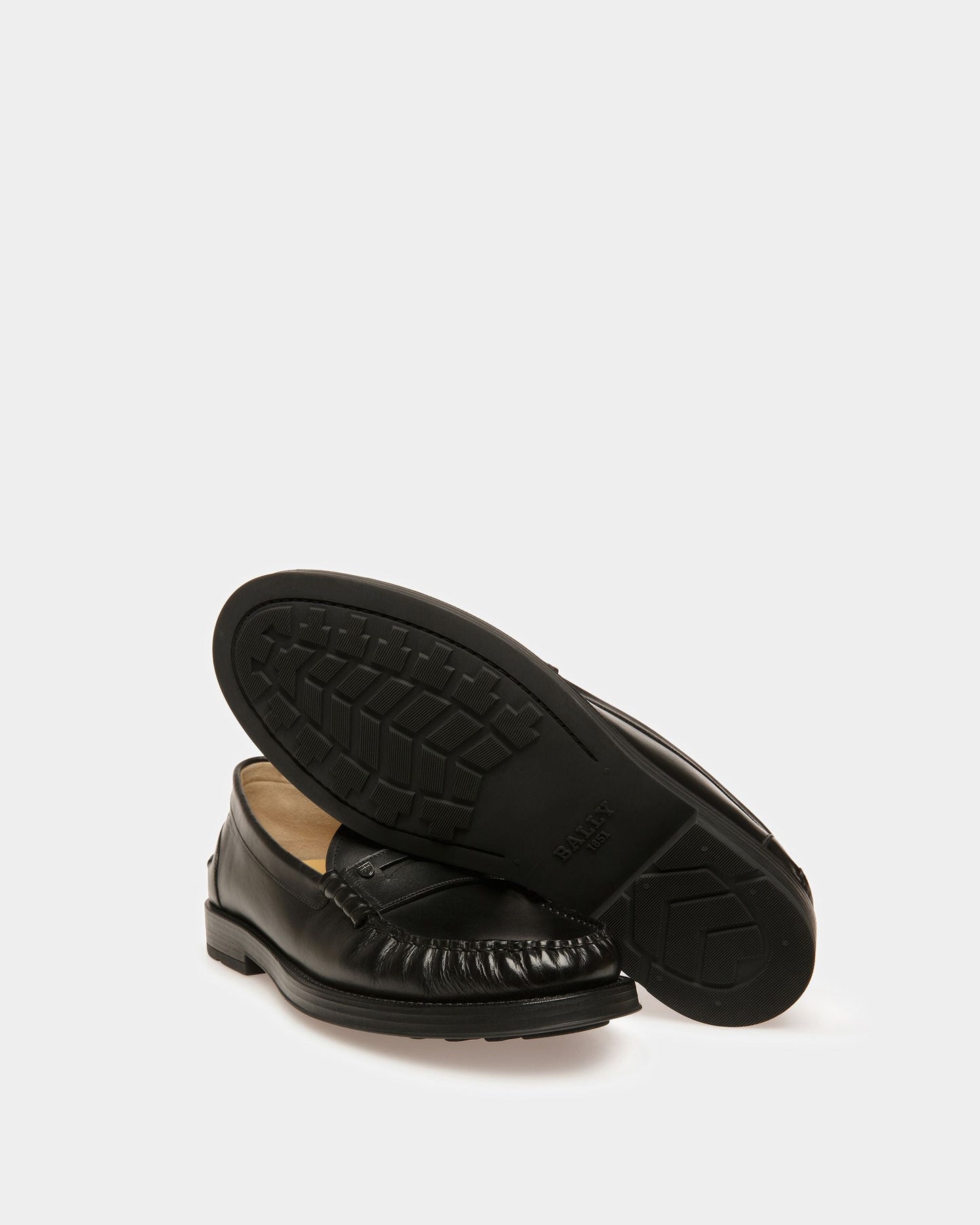Roody Leather Moccasins In Black