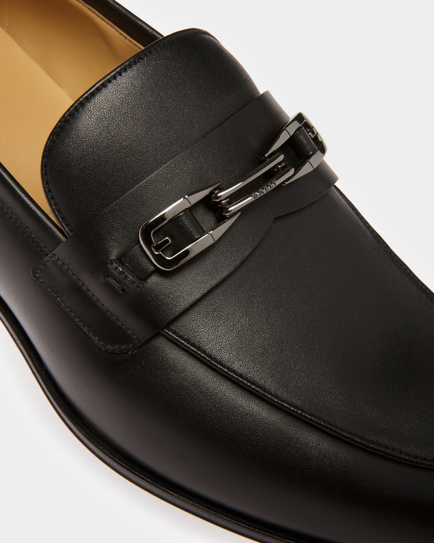 Westro Leather Loafers In Black