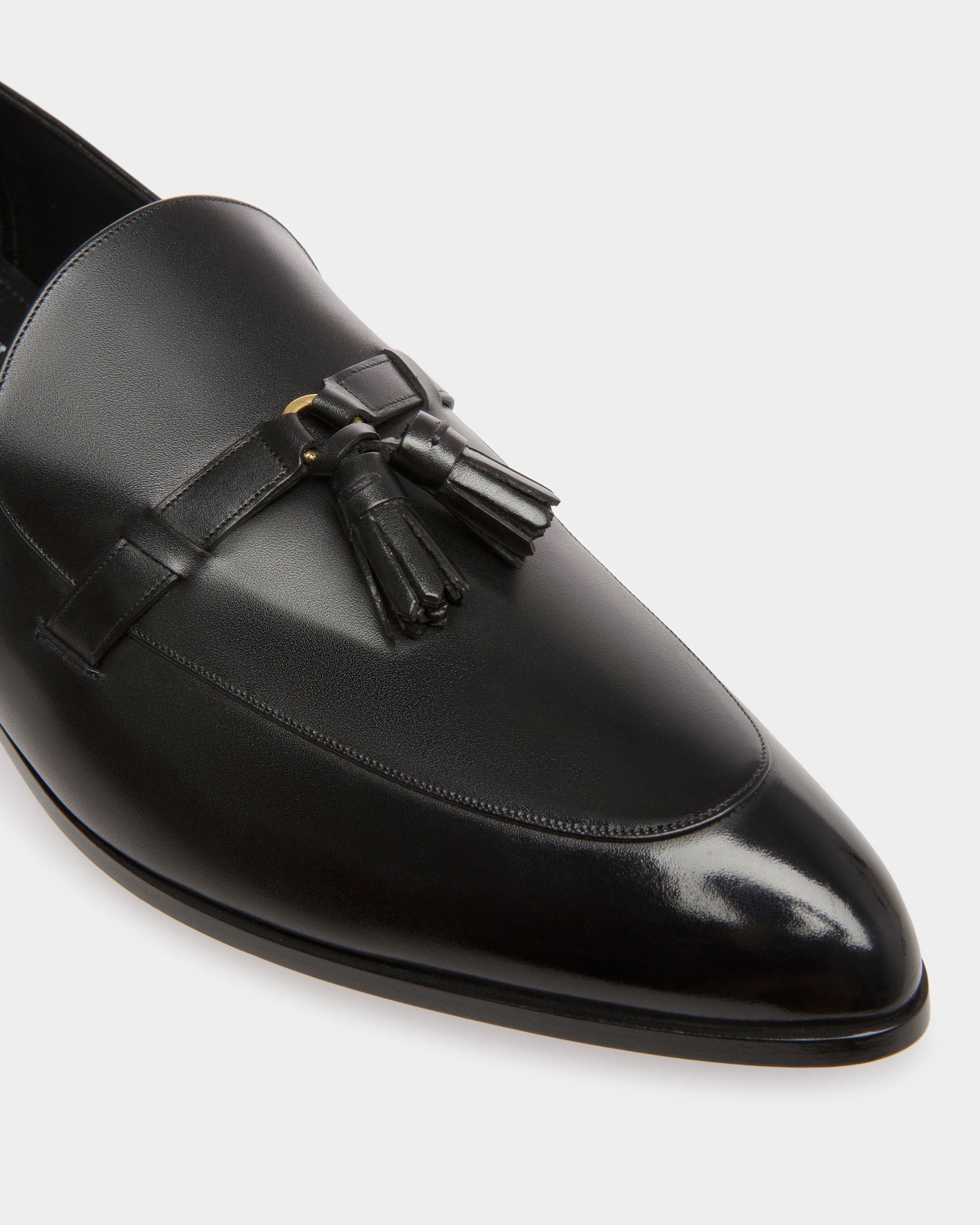 Valdam | Men's Loafers | Black Leather | Bally | Still Life Detail