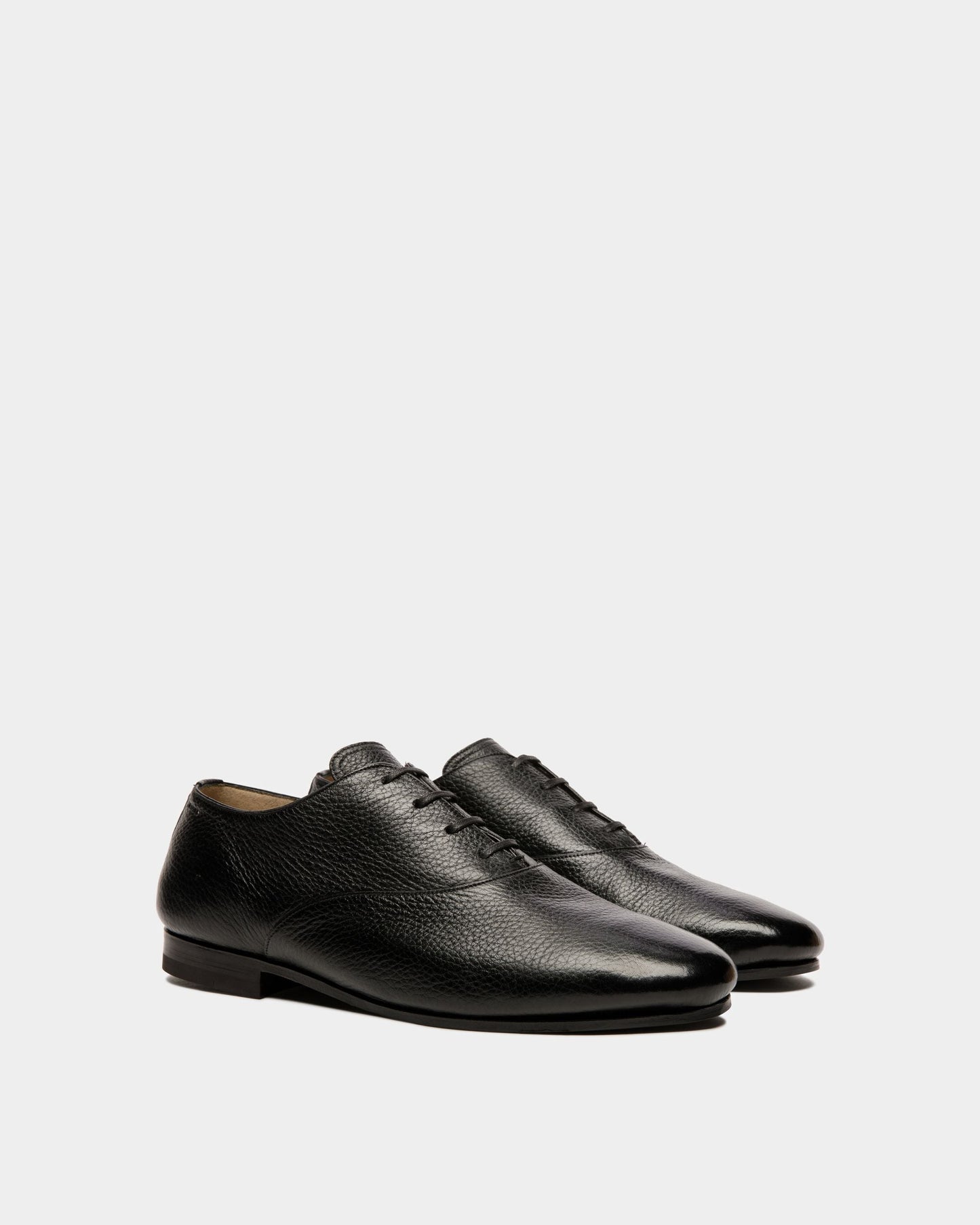 Pinte | Men's Oxfords | Black Leather | Bally | Still Life 3/4 Front