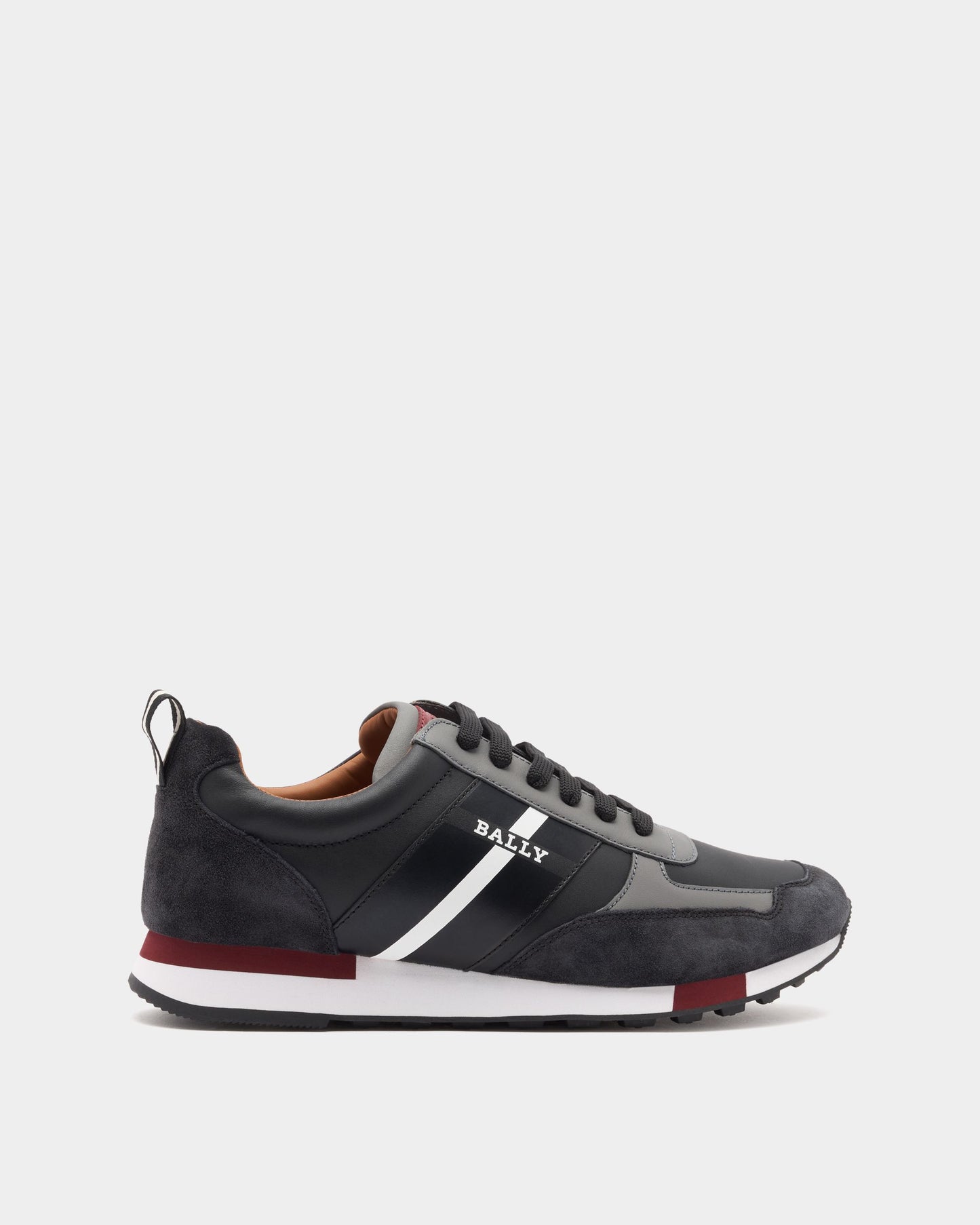 Sneaker in Black Leather