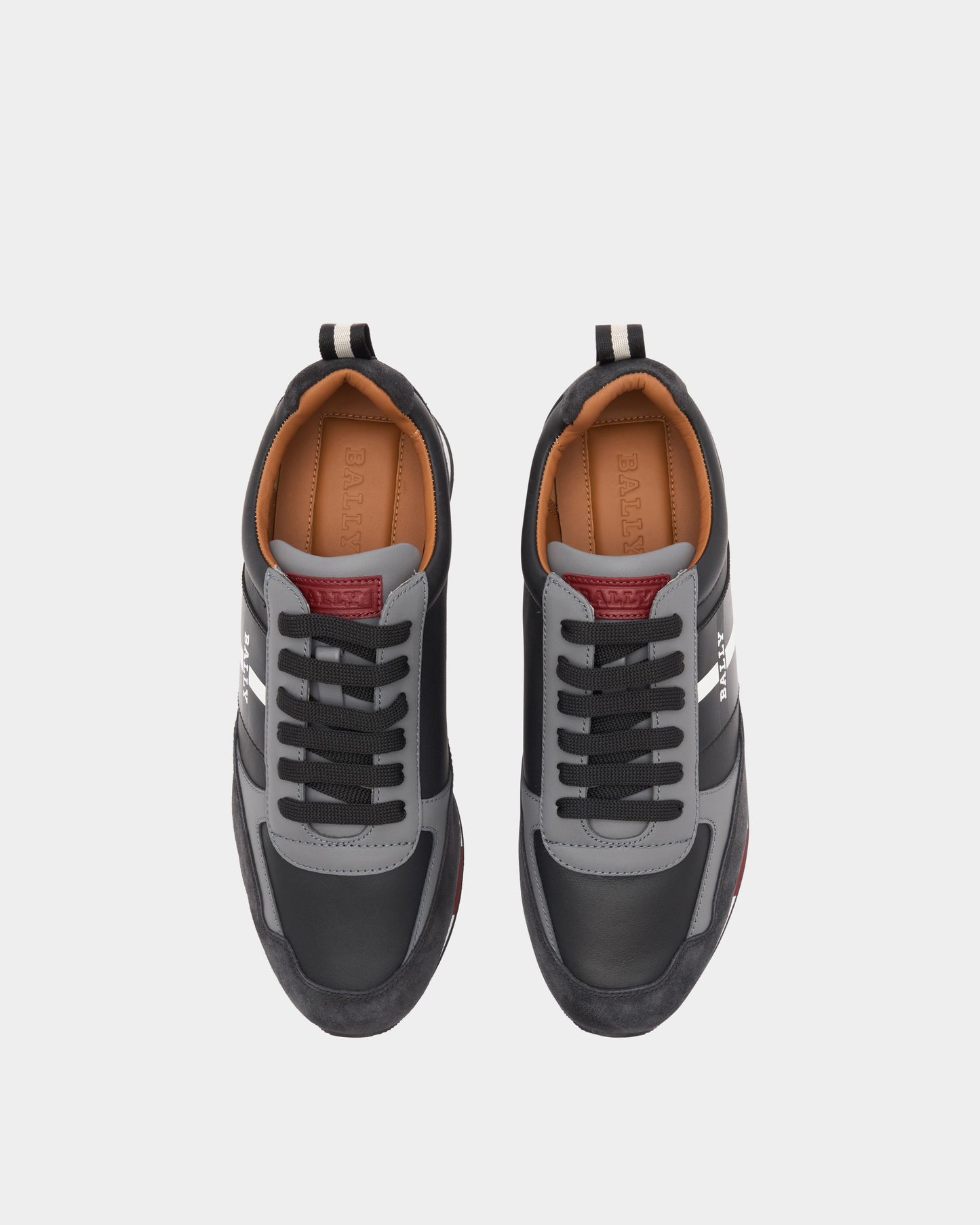 Sneaker in Black Leather