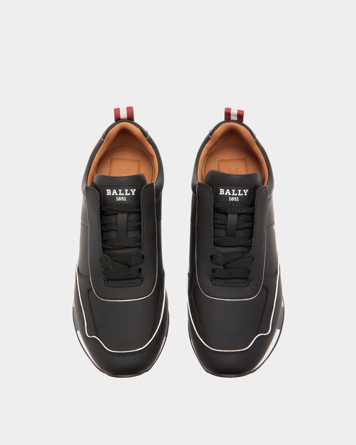 Sneaker in Black Leather