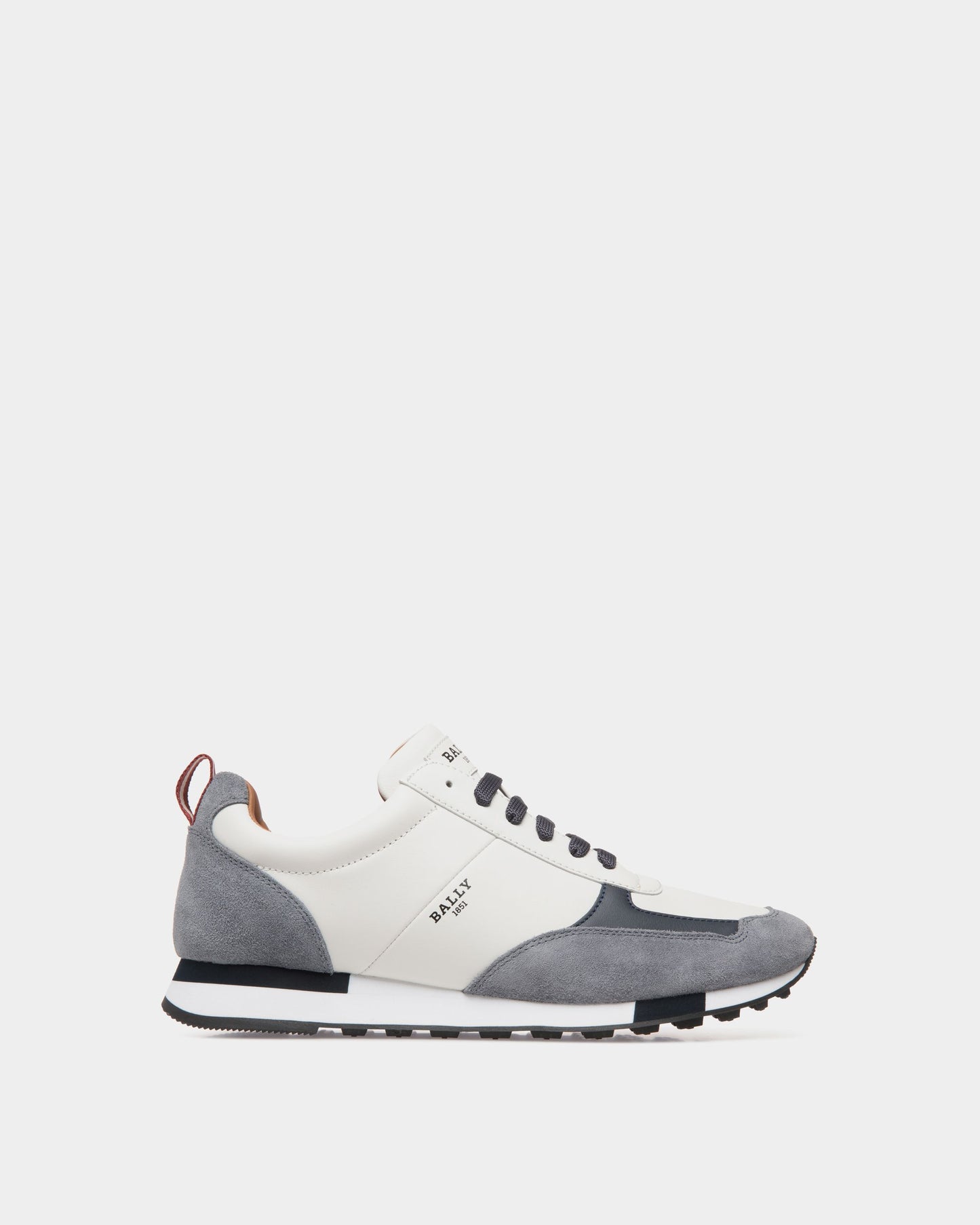 Sneaker in White Leather