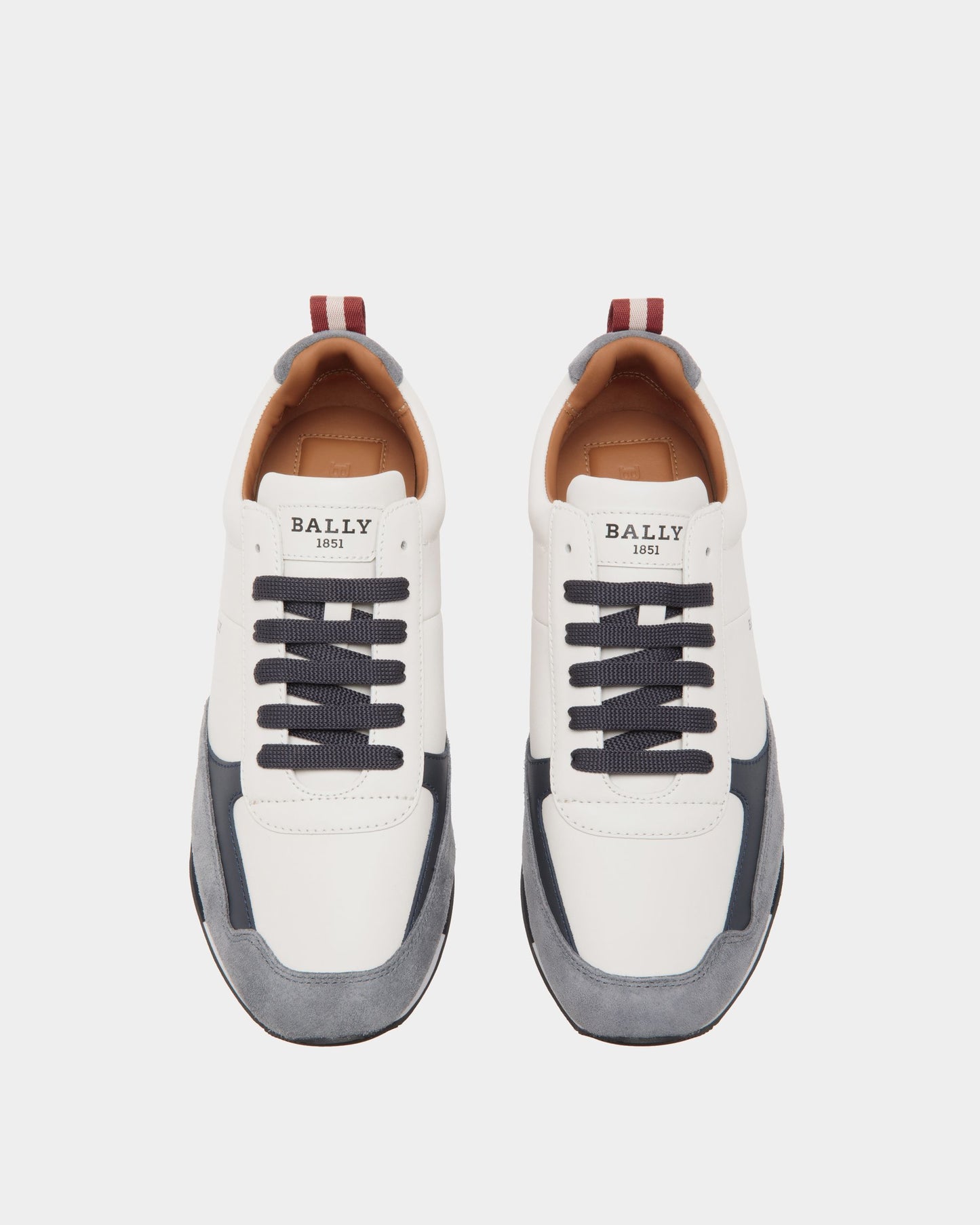 Sneaker in White Leather