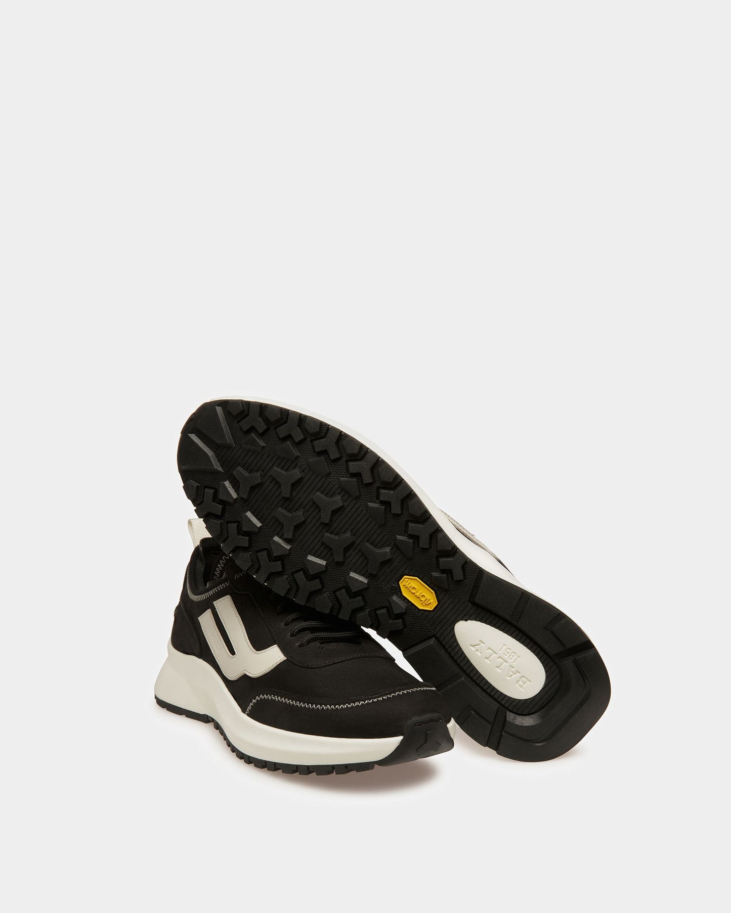 Darys Leather Sneakers In Black And Dusty White