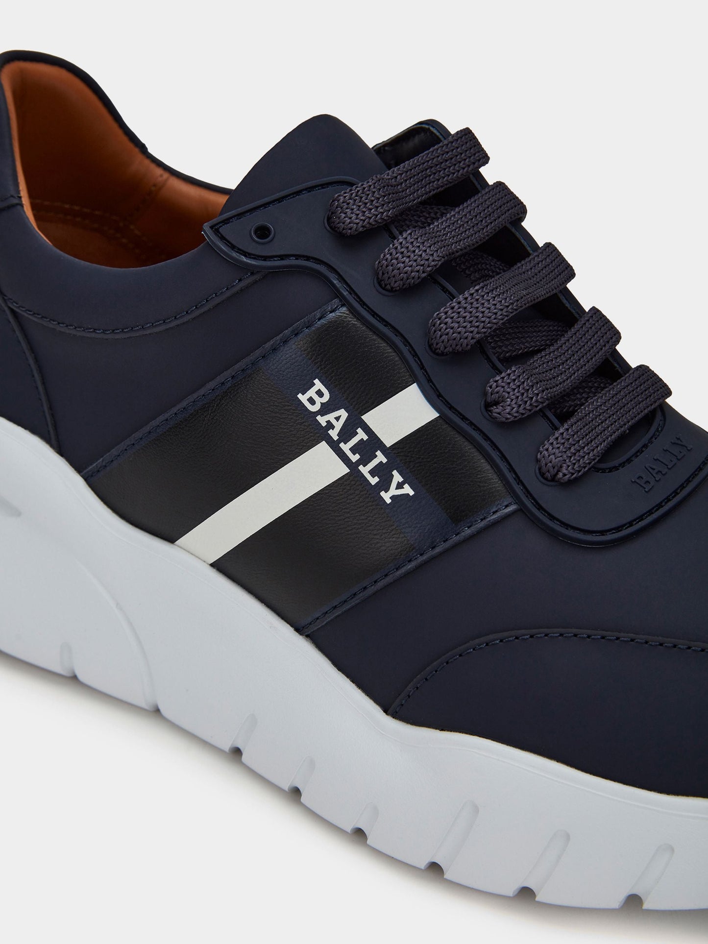 Sneaker in Blue Leather