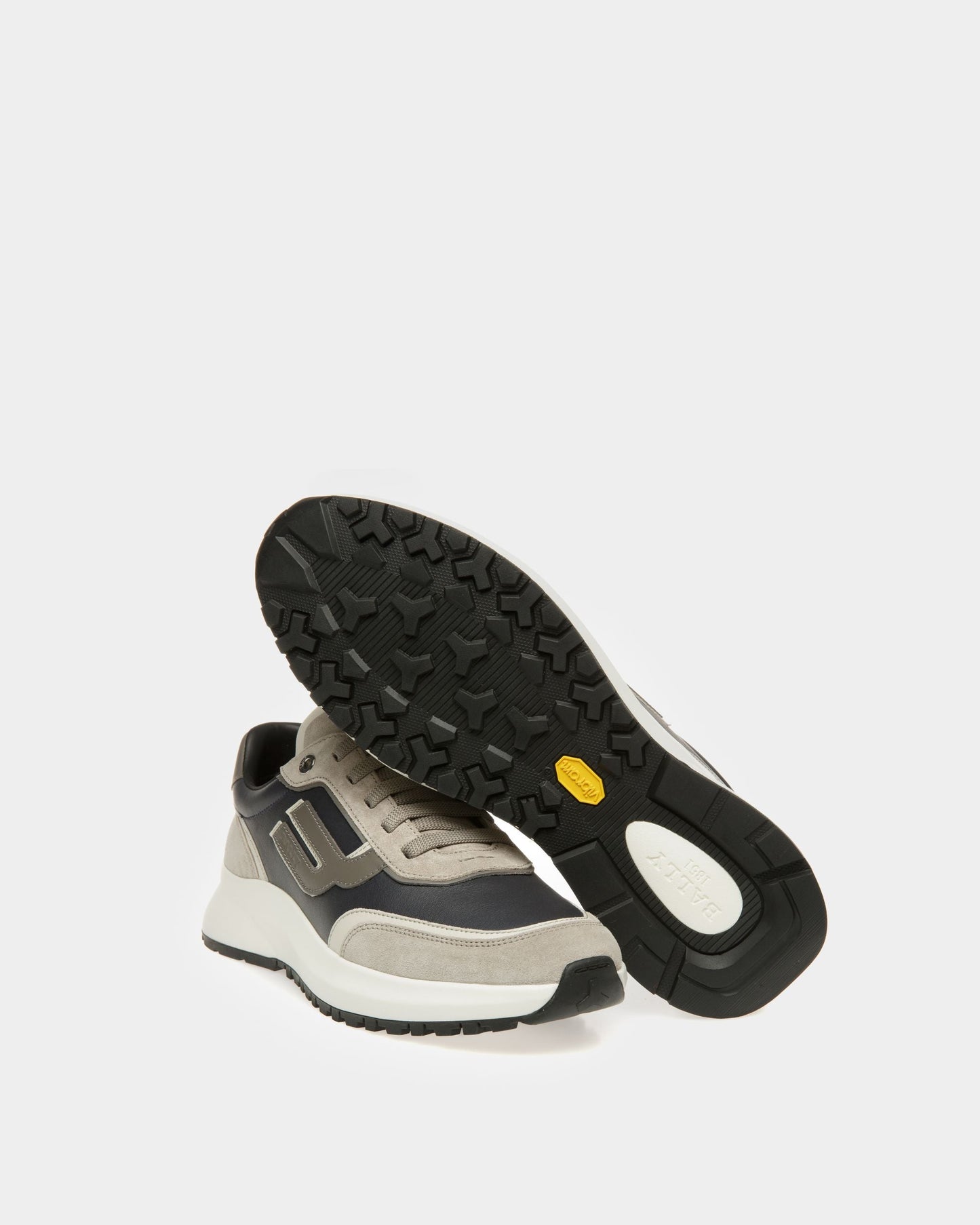 Demmy Leather Sneakers In Grey