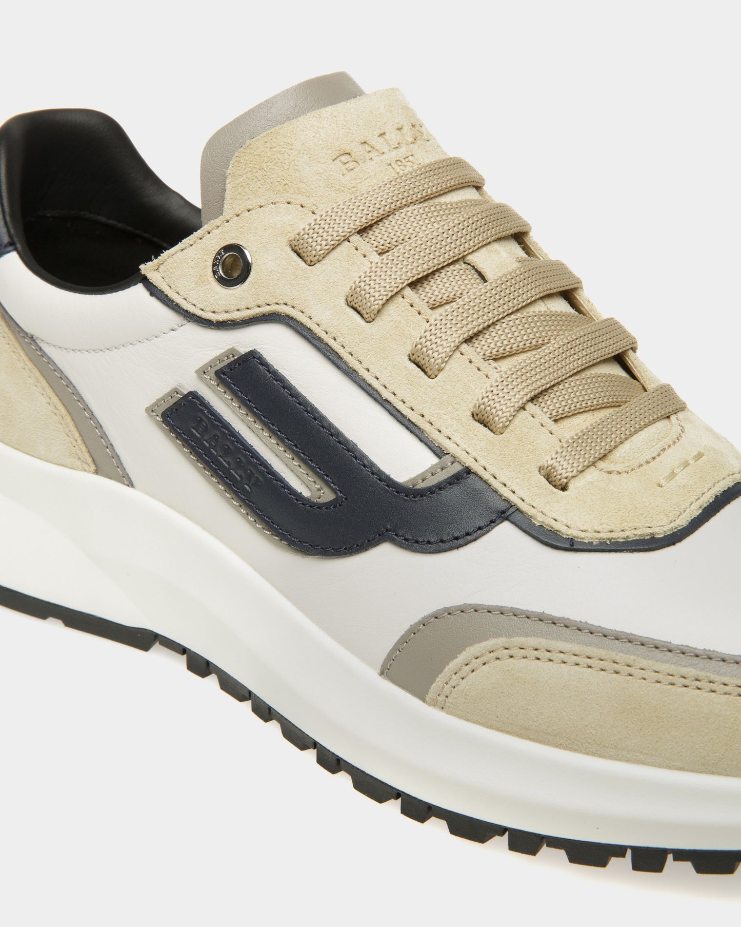 Demmy Leather Sneakers In Beige