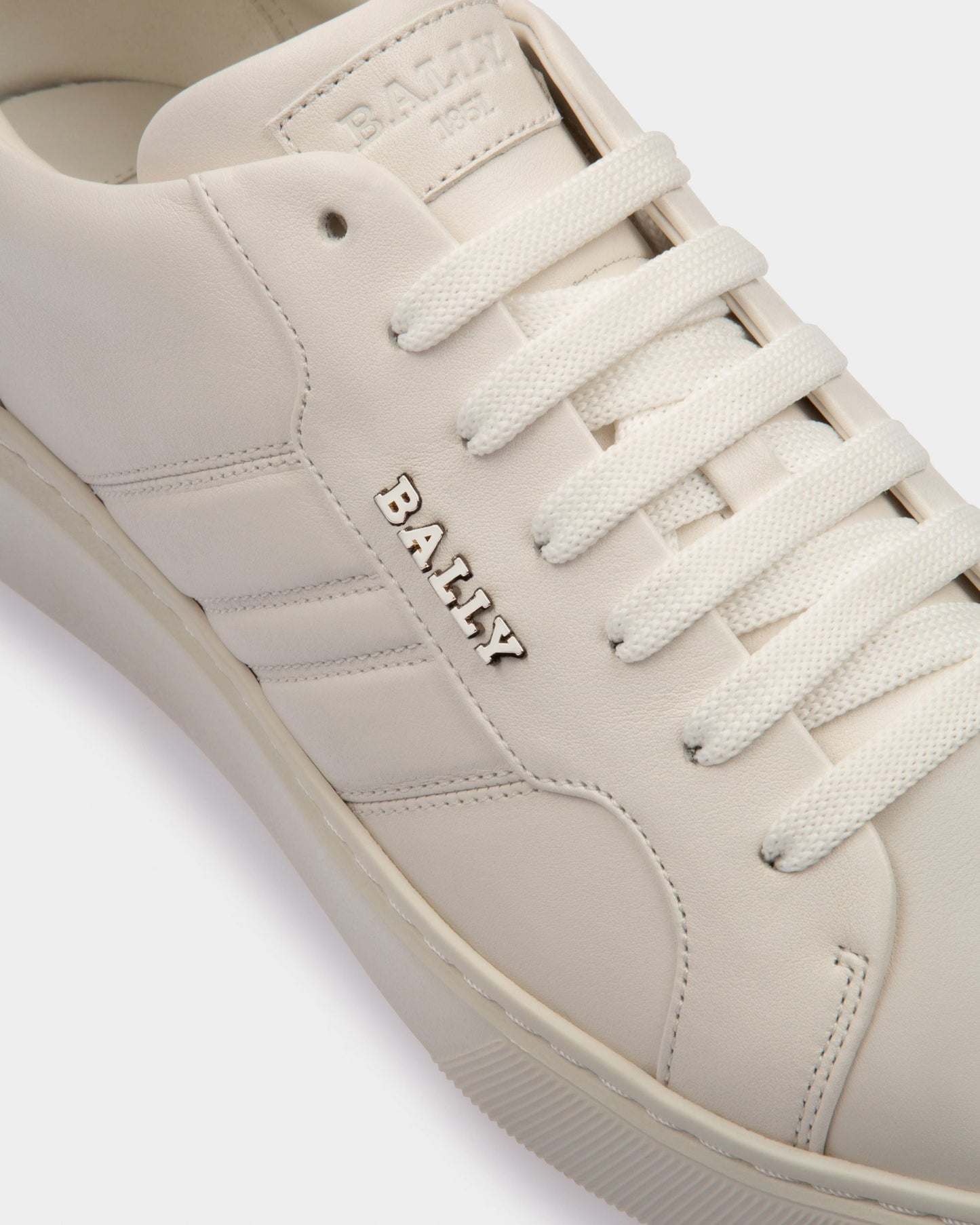 Maxim Leather Sneakers In White