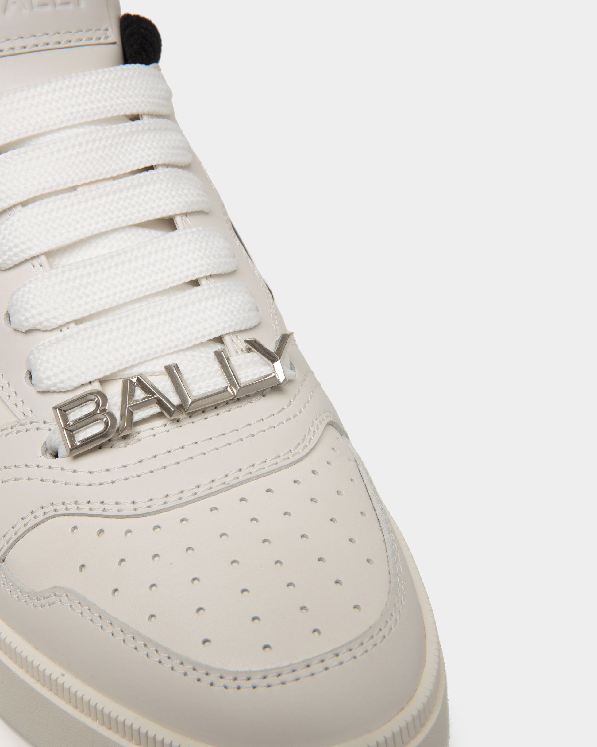 Raise | Men's Sneaker in White Leather | Bally | Still Life Detail