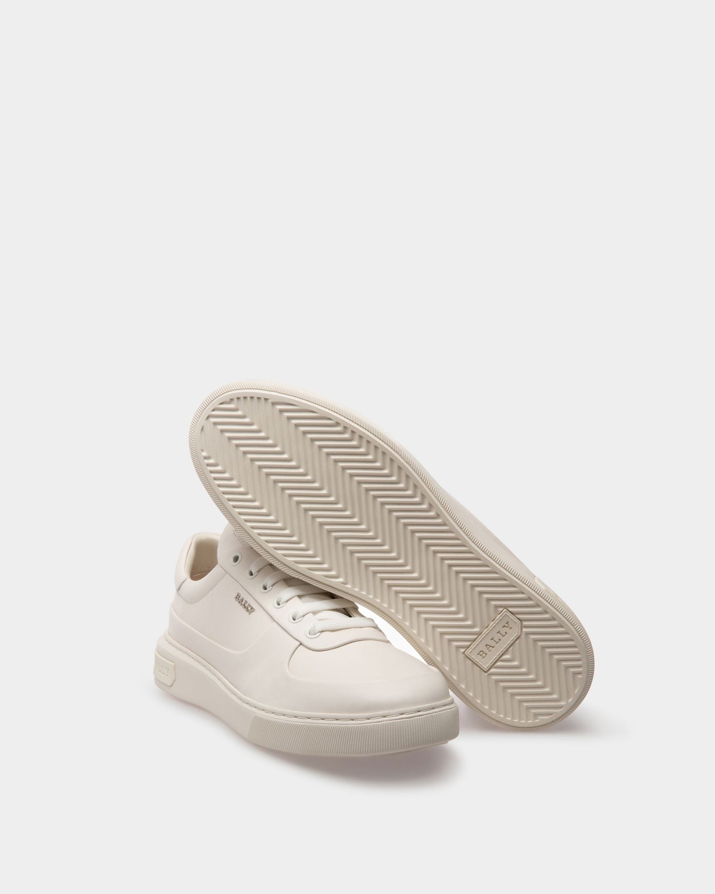 Manny Leather Sneakers In White