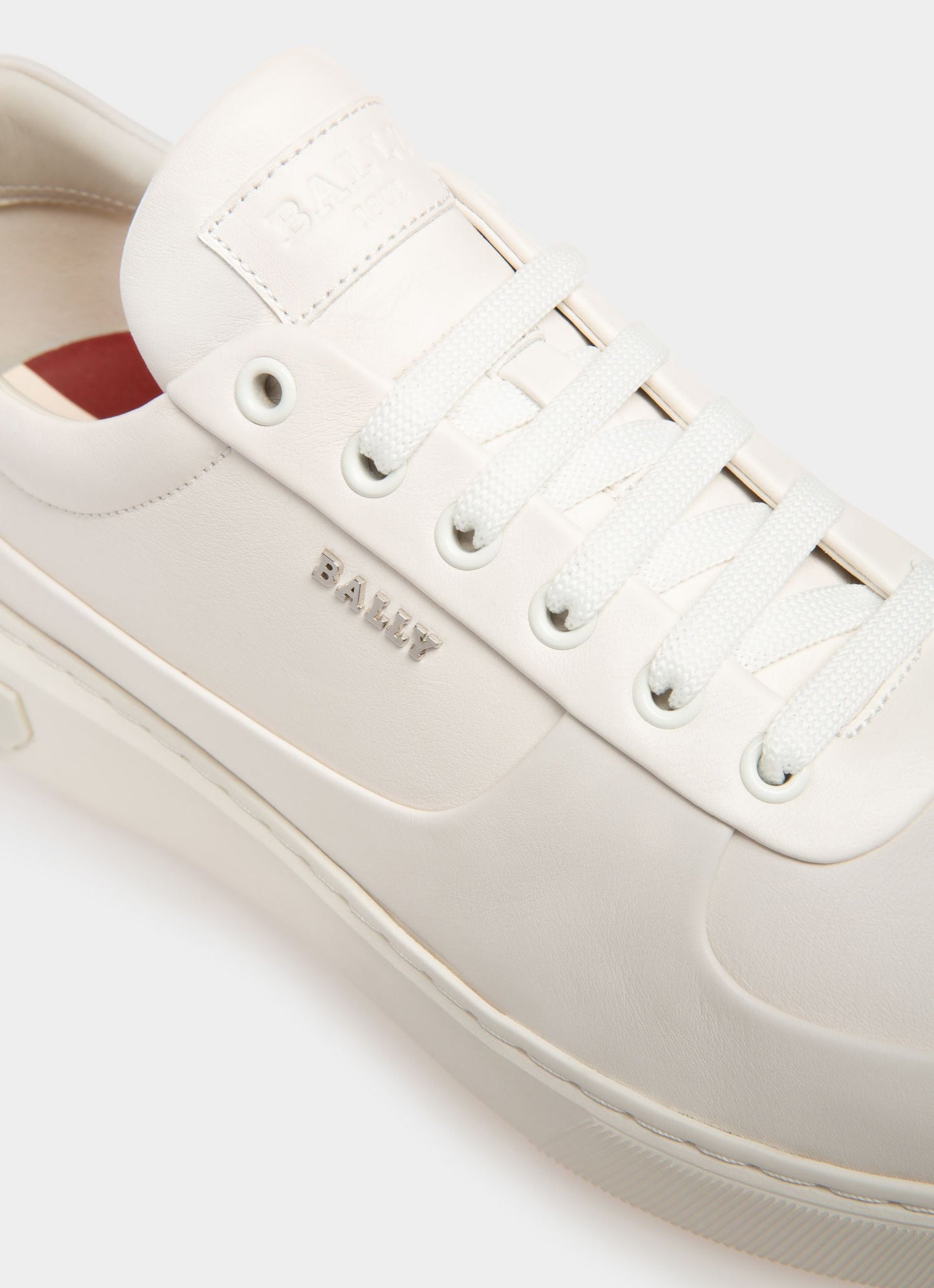 Manny Leather Sneakers In White