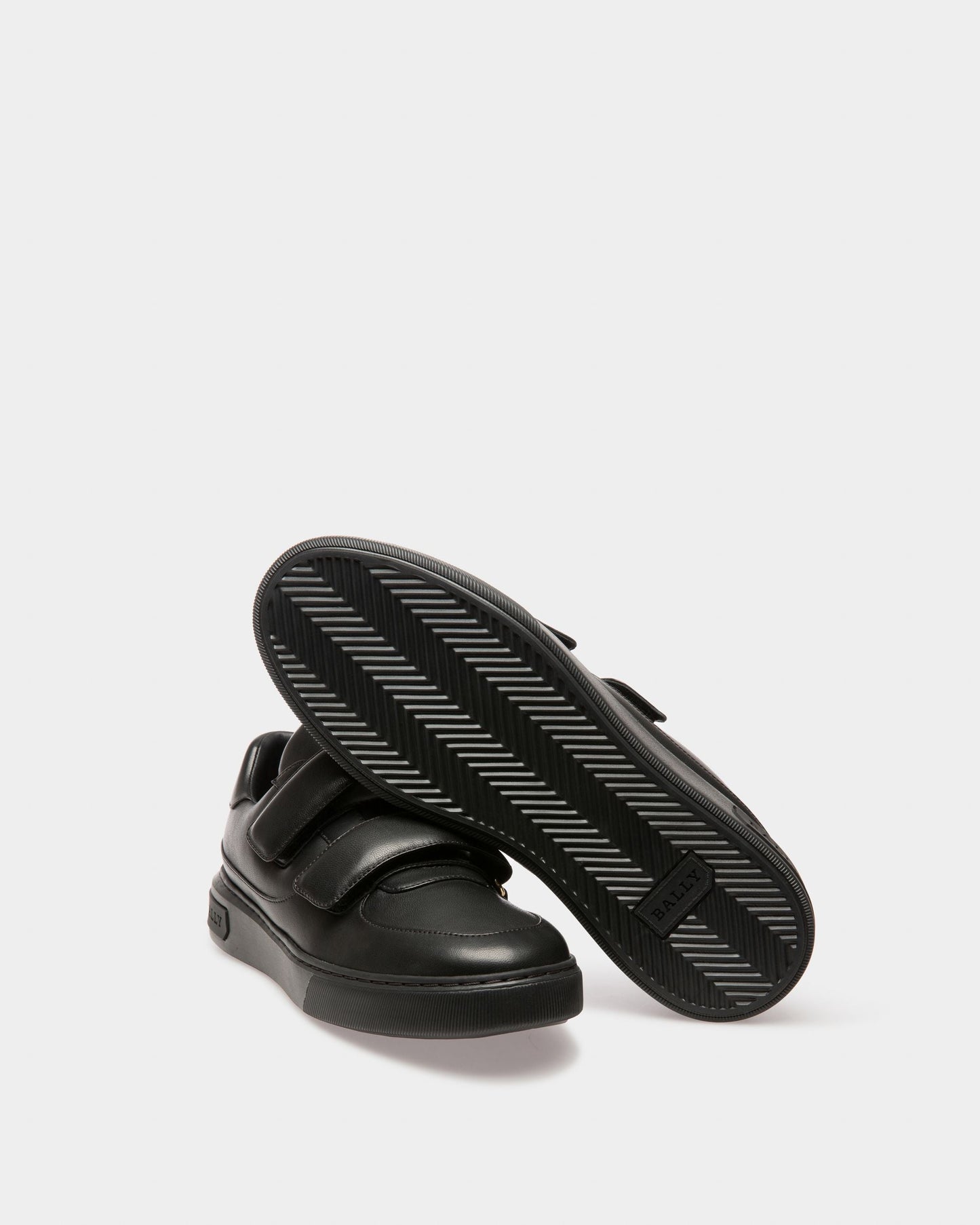 Maylor Leather Sneakers In Black