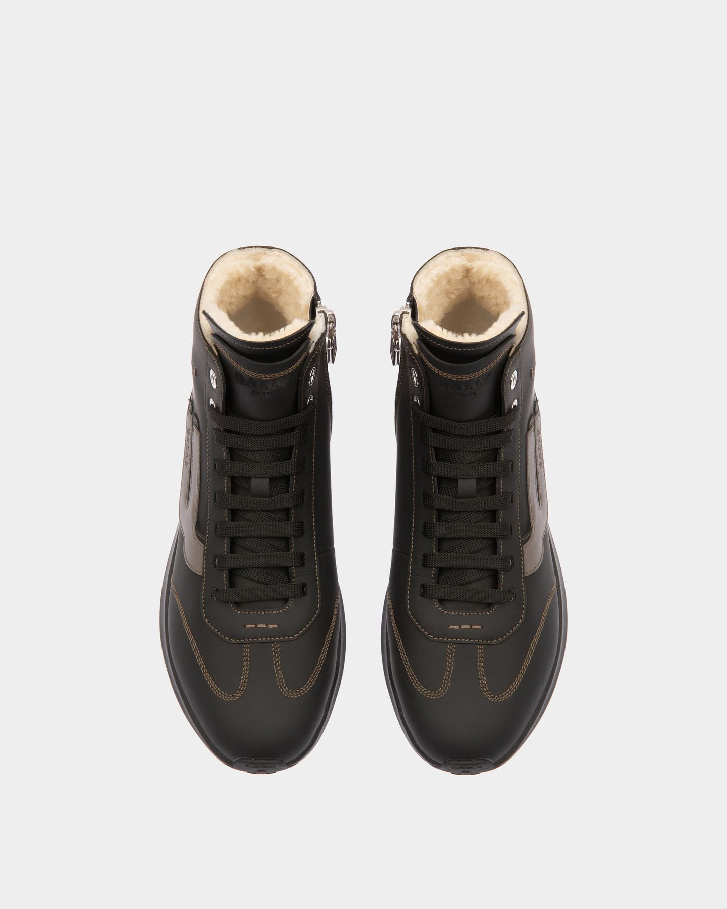Darrel Leather Sneakers In Black