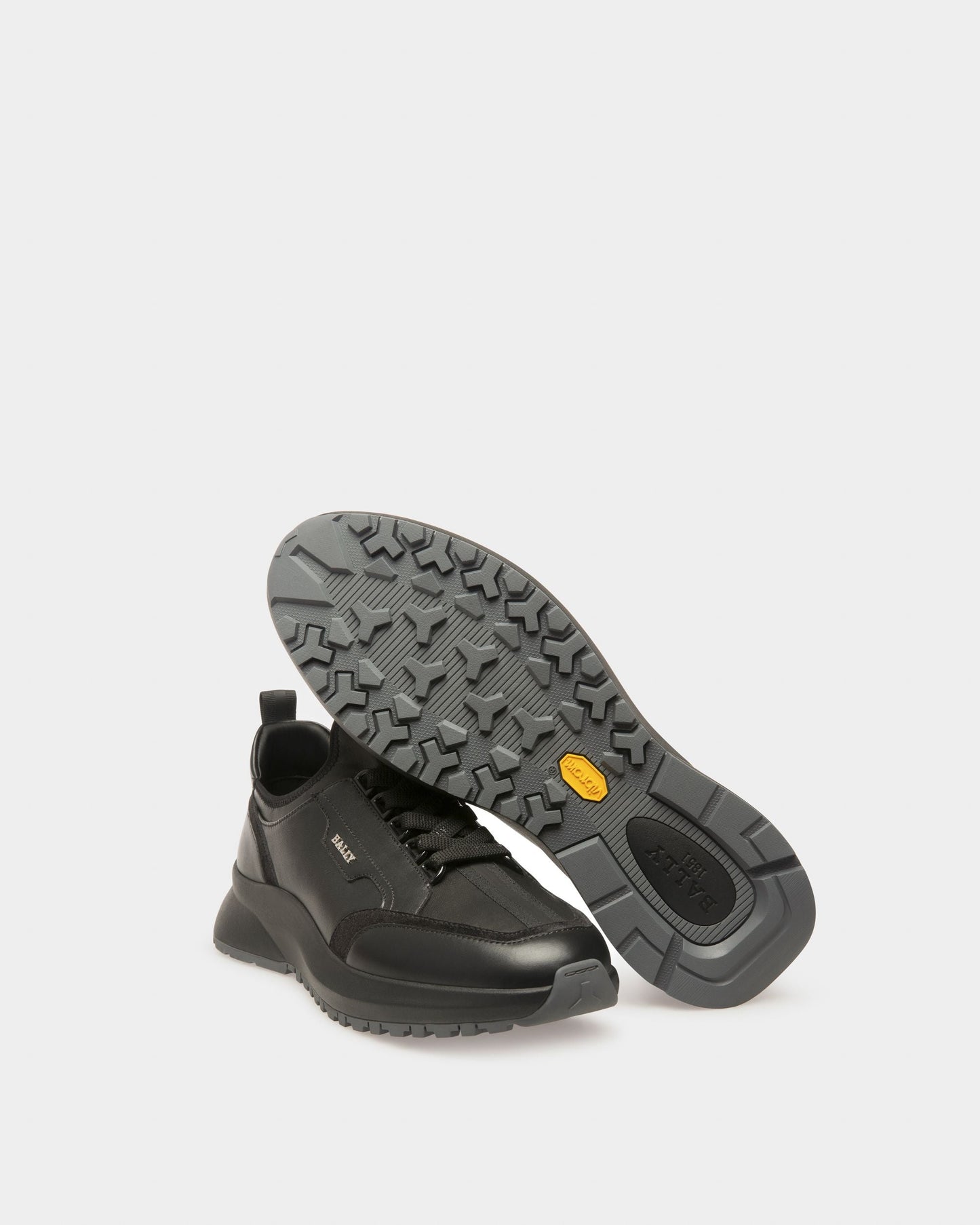 Deven Leather Sneakers In Black