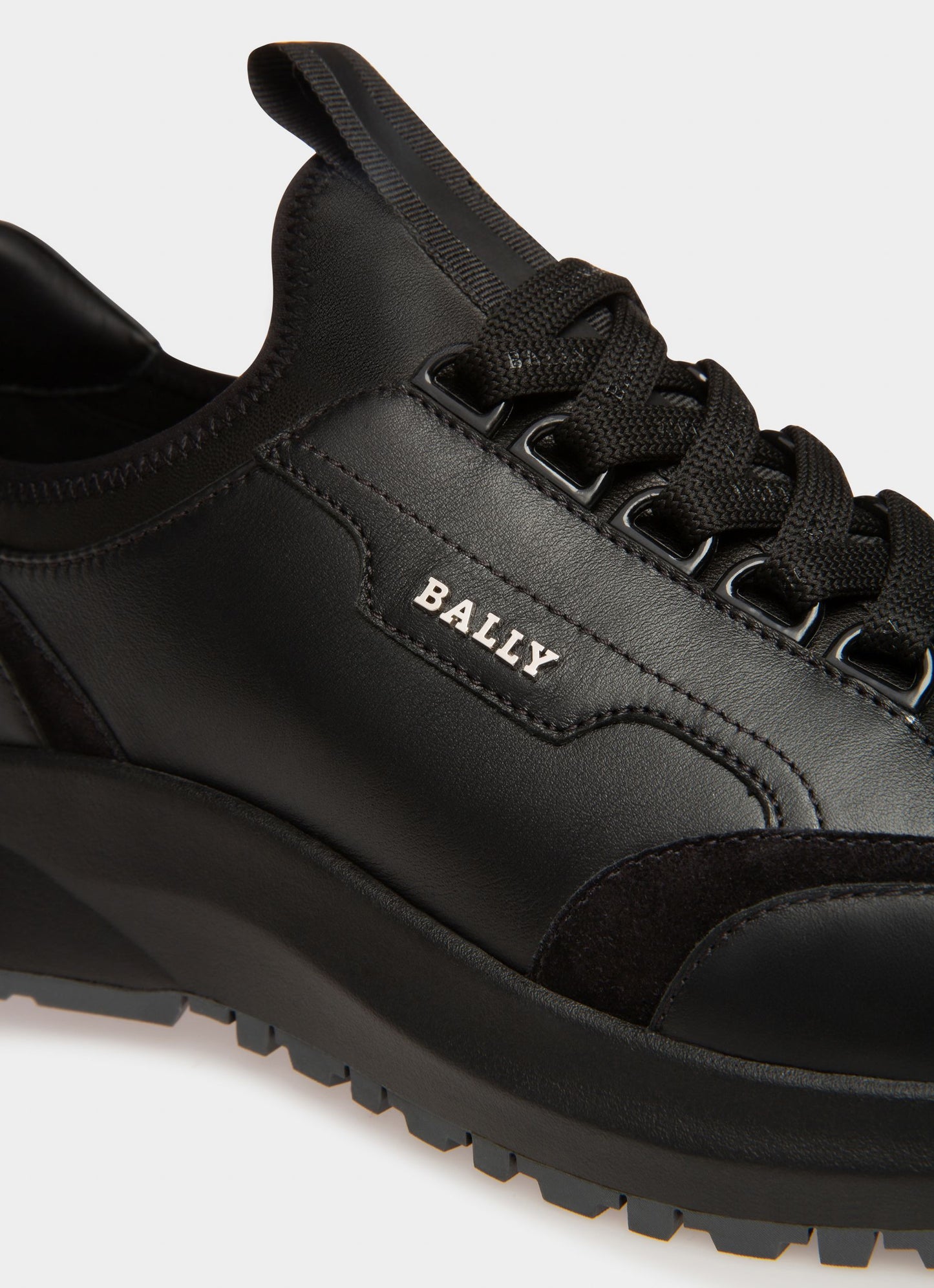 Deven Leather Sneakers In Black