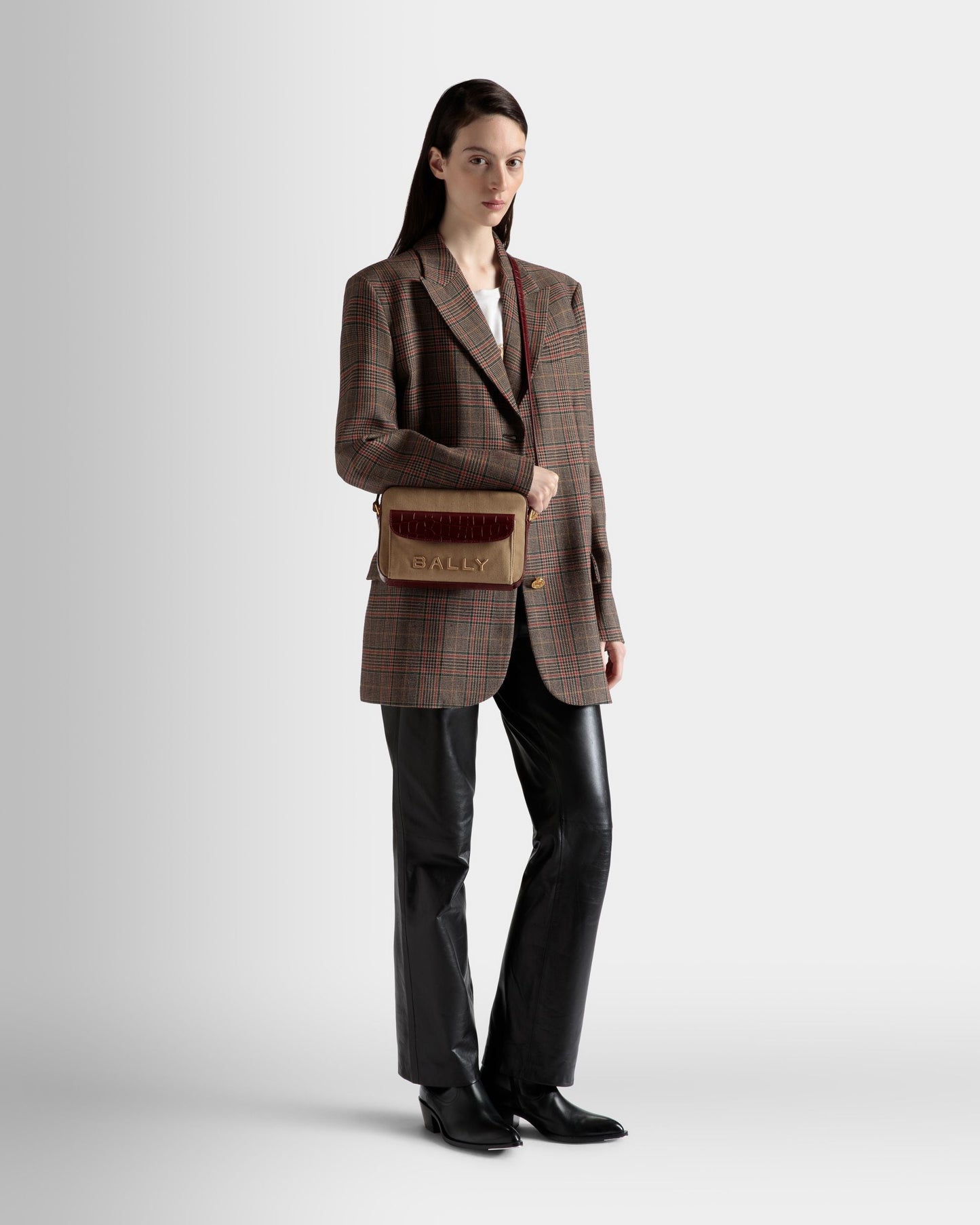 Bar Daniel | Women's Crossbody Bag | Sand And Burgundy Fabric | Bally | On Model Front