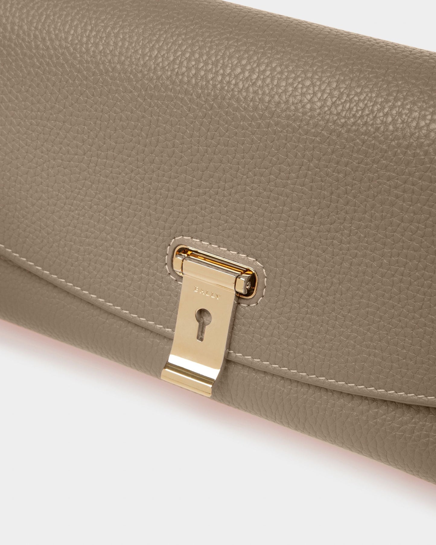 Leena Leather Minibag In Taupe