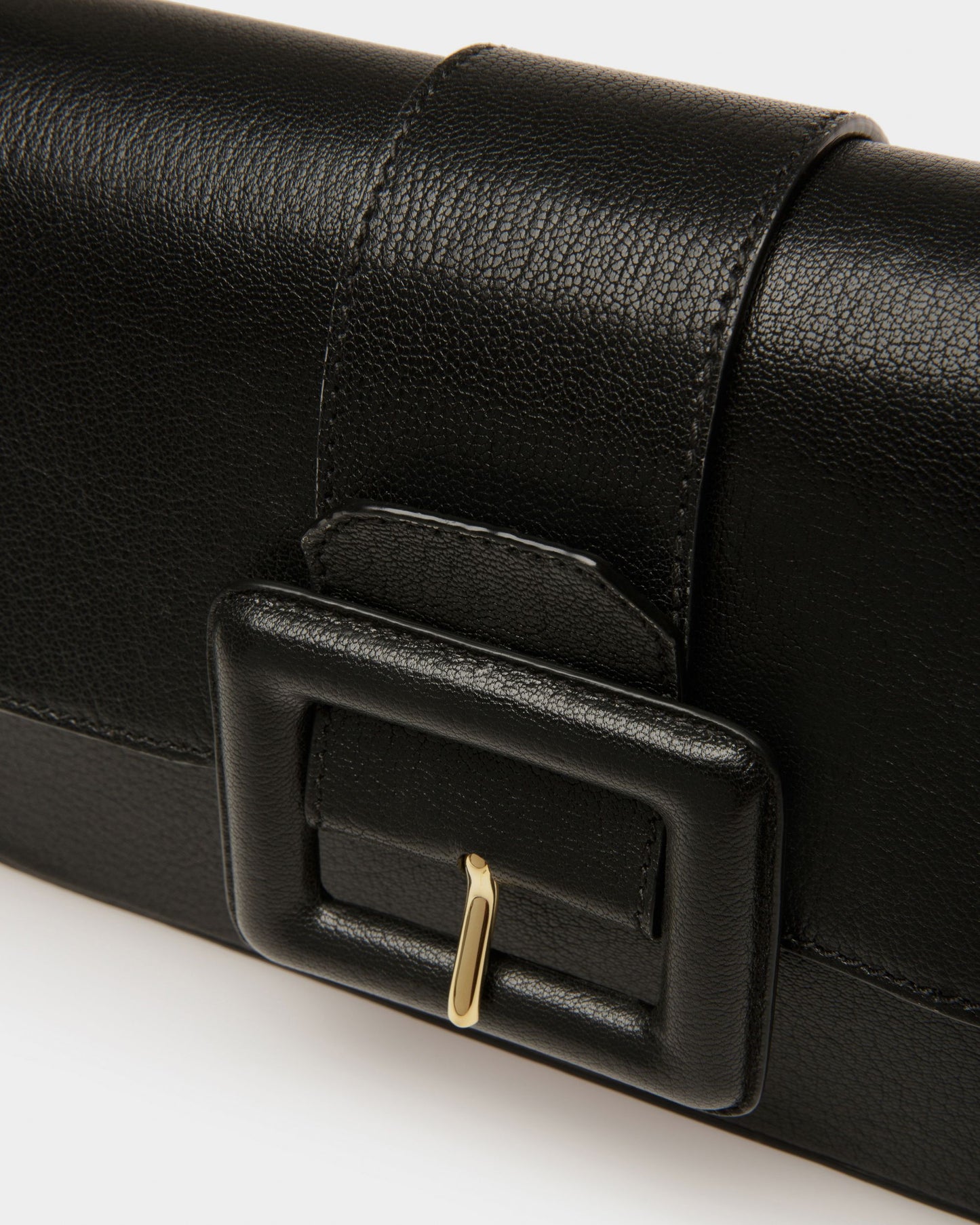 Jadha Leather Shoulder Bag In Black