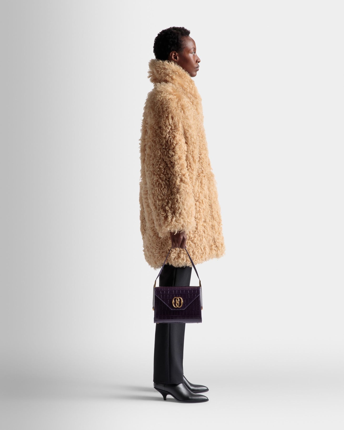 Emblem Trapeze Medium | Women's Top Handle Purse | Orchid Leather | Bally | On Model Front