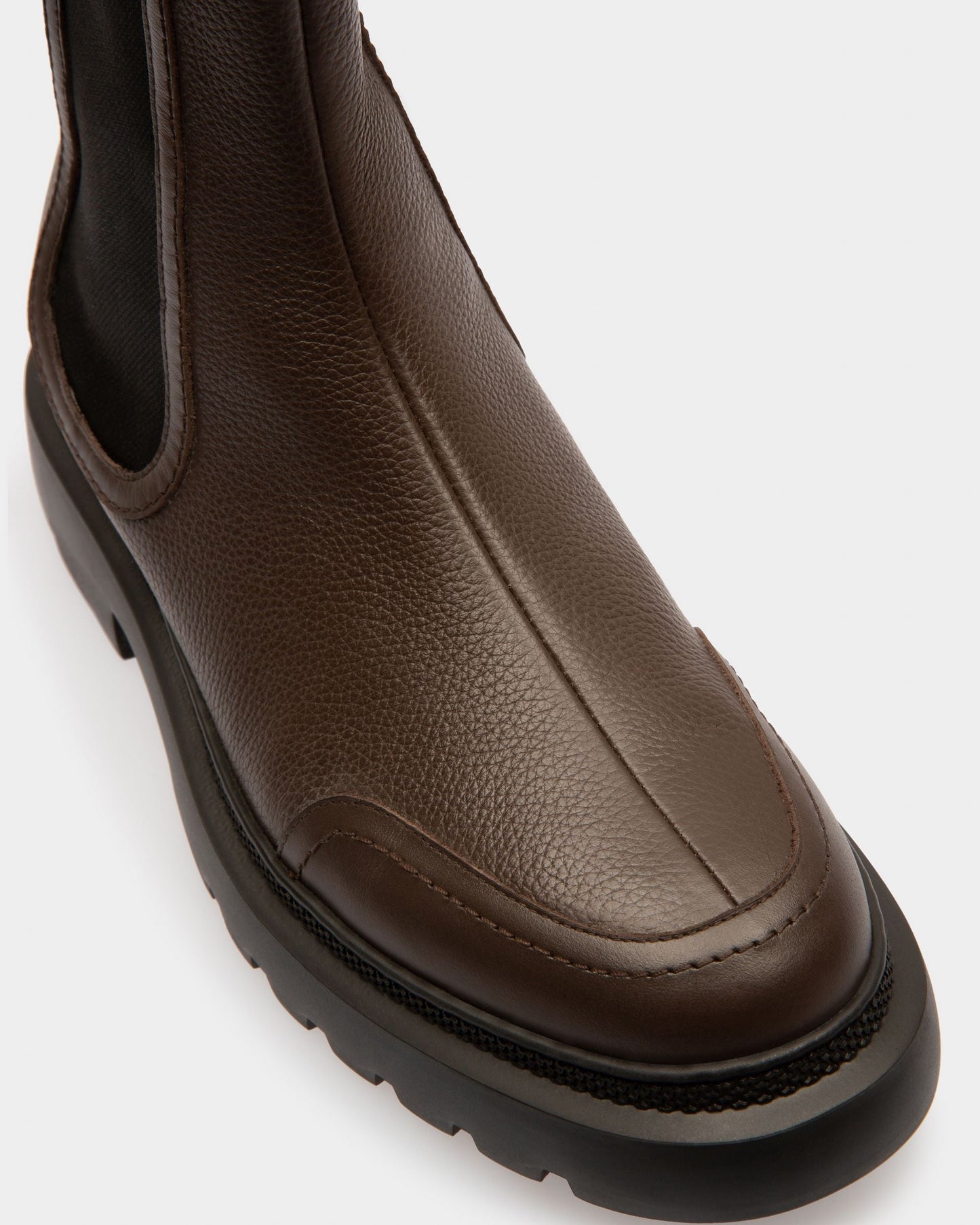 Ginny Flat Leather Boots In Brown