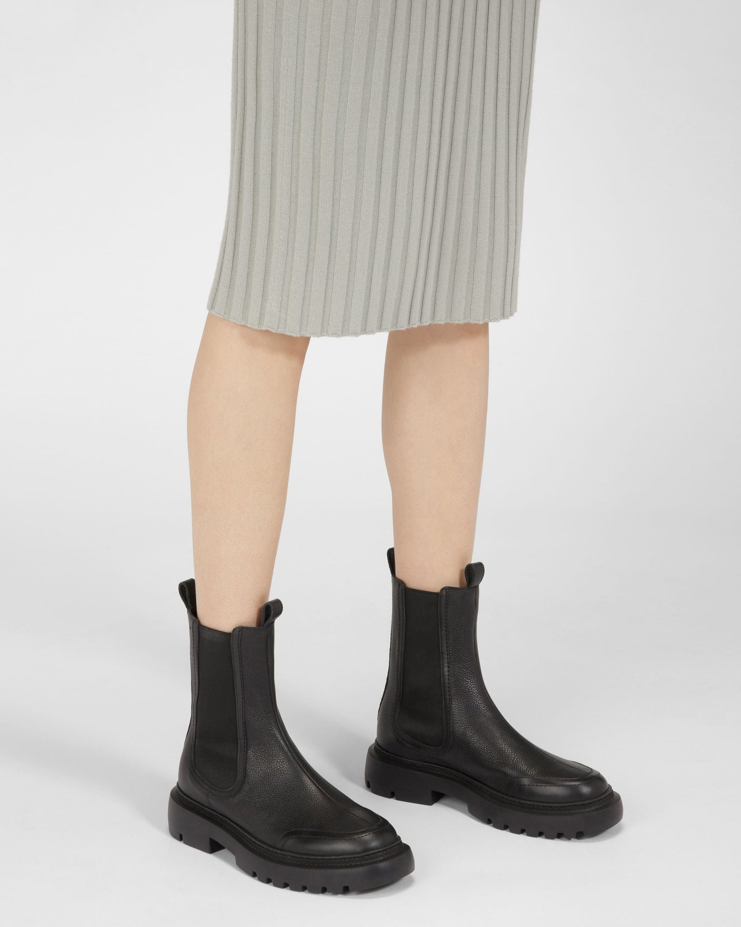 Ginny Flat Leather Boots In Black
