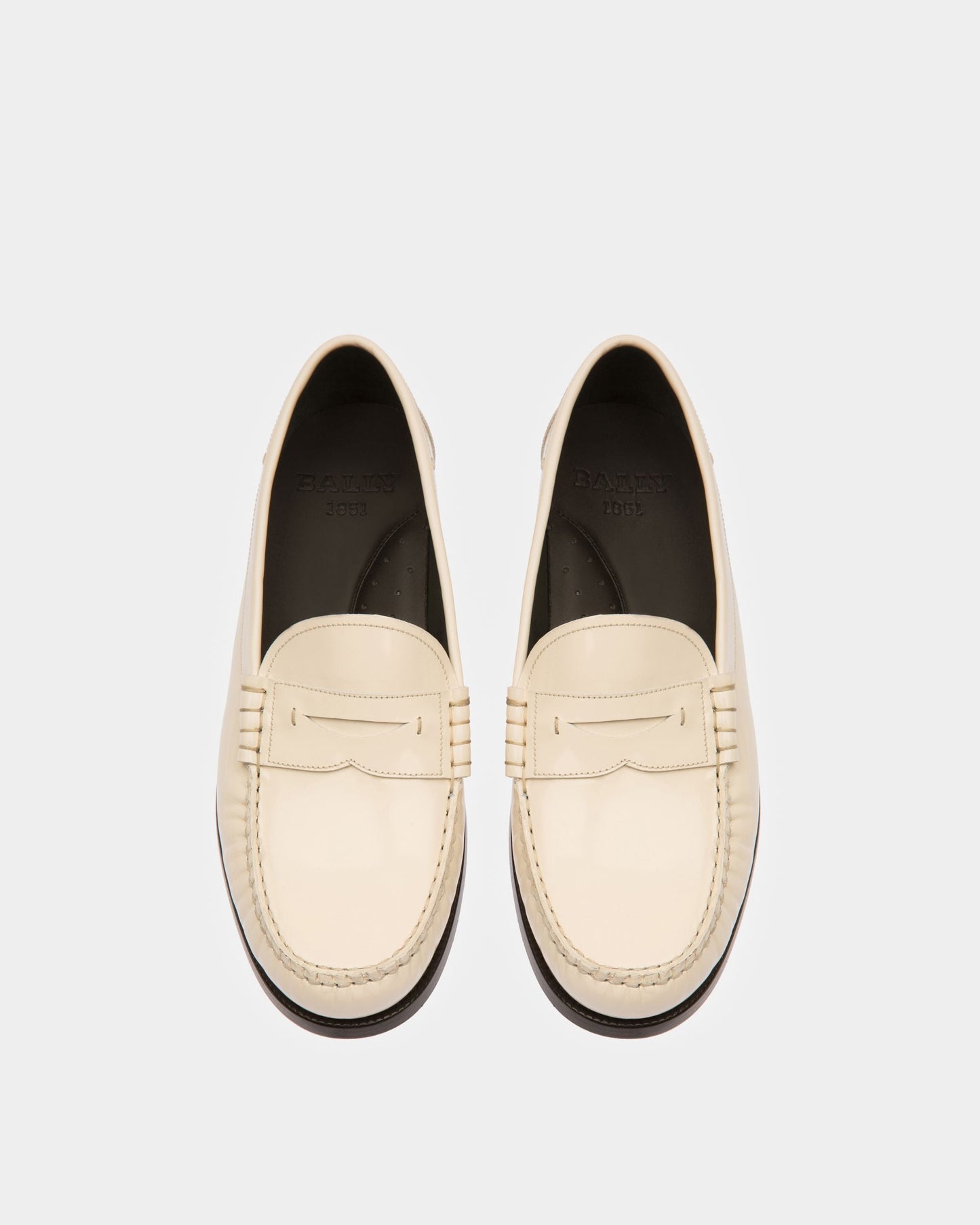 Coelo Leather Moccasins In Bone