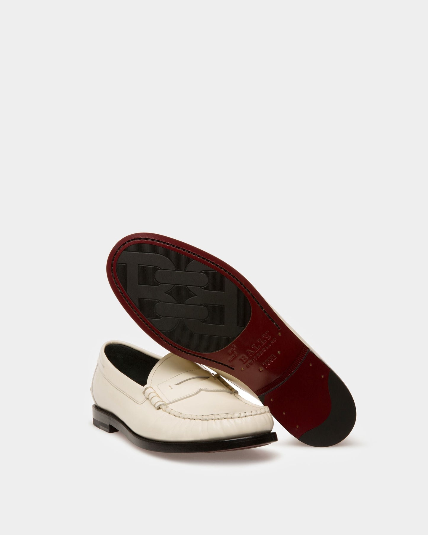 Coelo Leather Moccasins In Bone