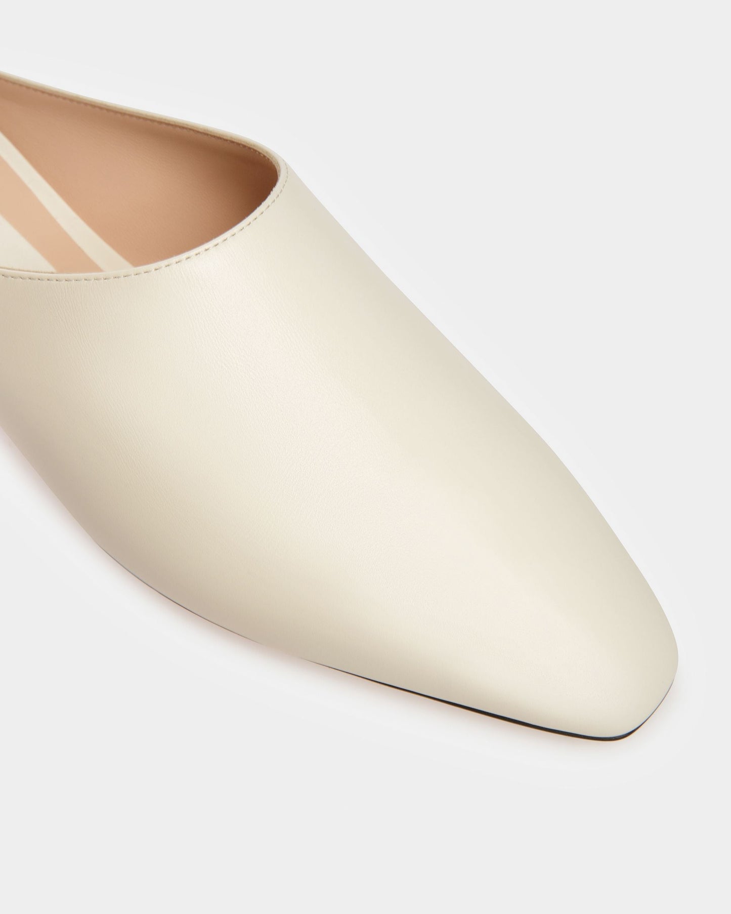 Nara Leather Flat Pumps In Bone