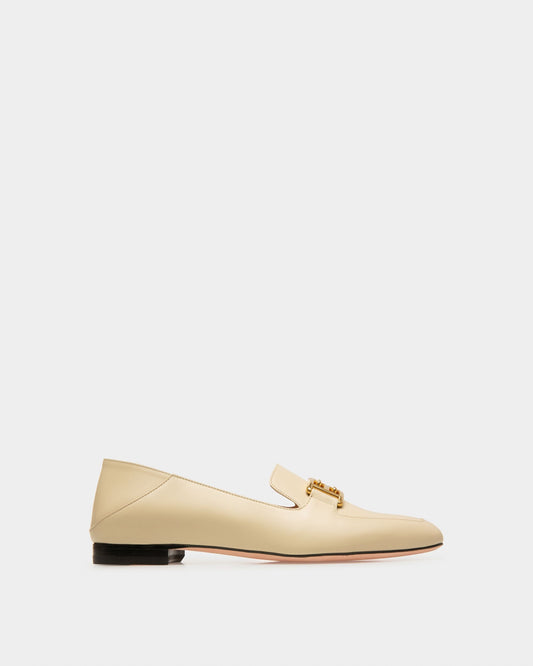 Ellah Flat Leather Loafers In Beige