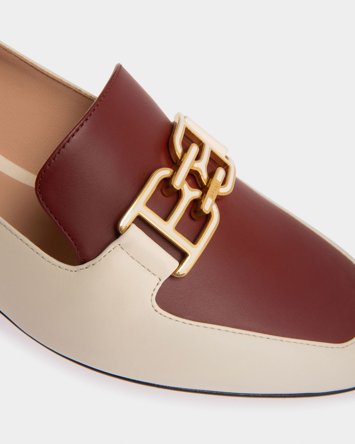 Ellah Flat Leather Loafers In Bone