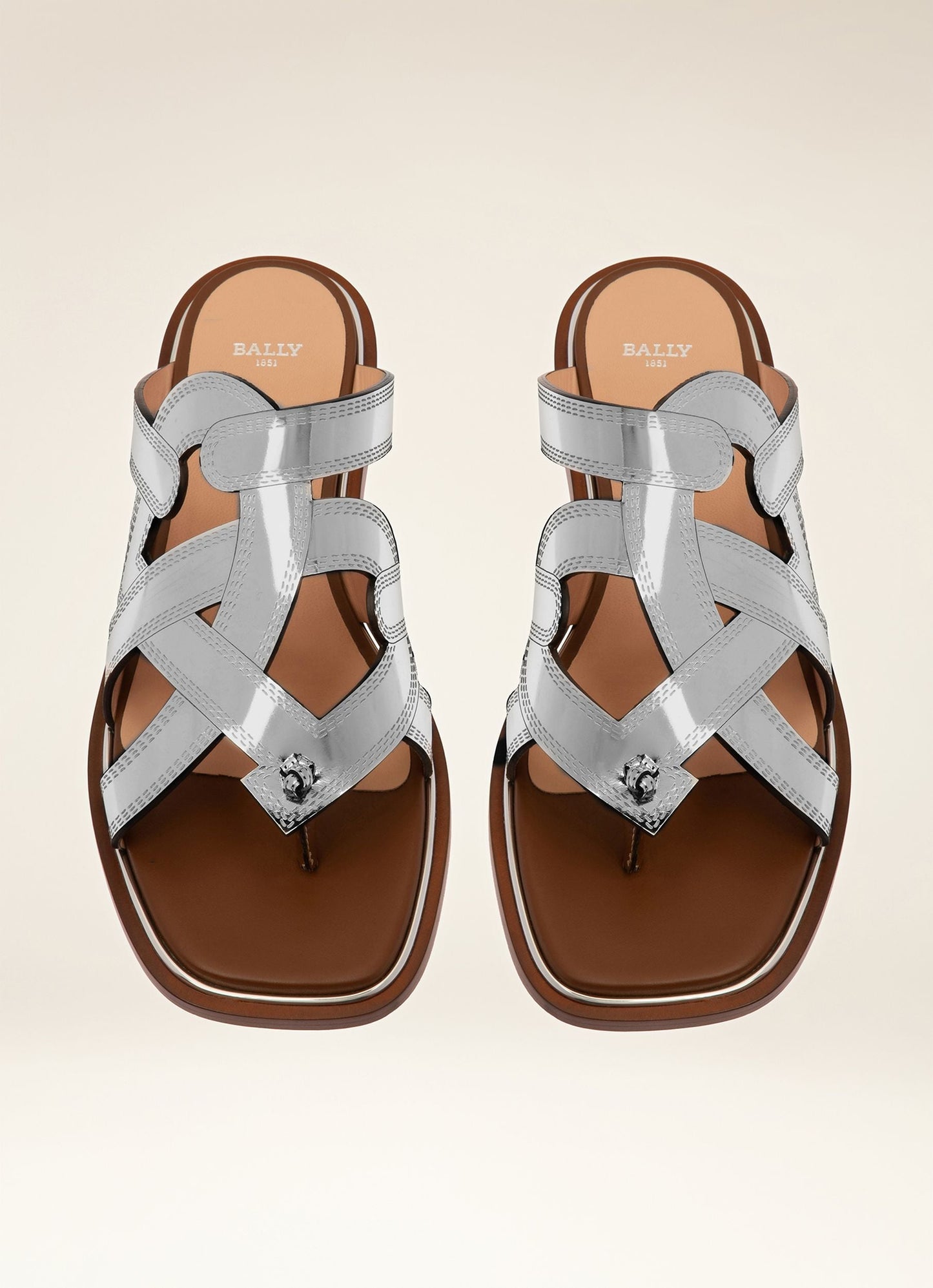 Glada Leather Flat Sandals In Silver
