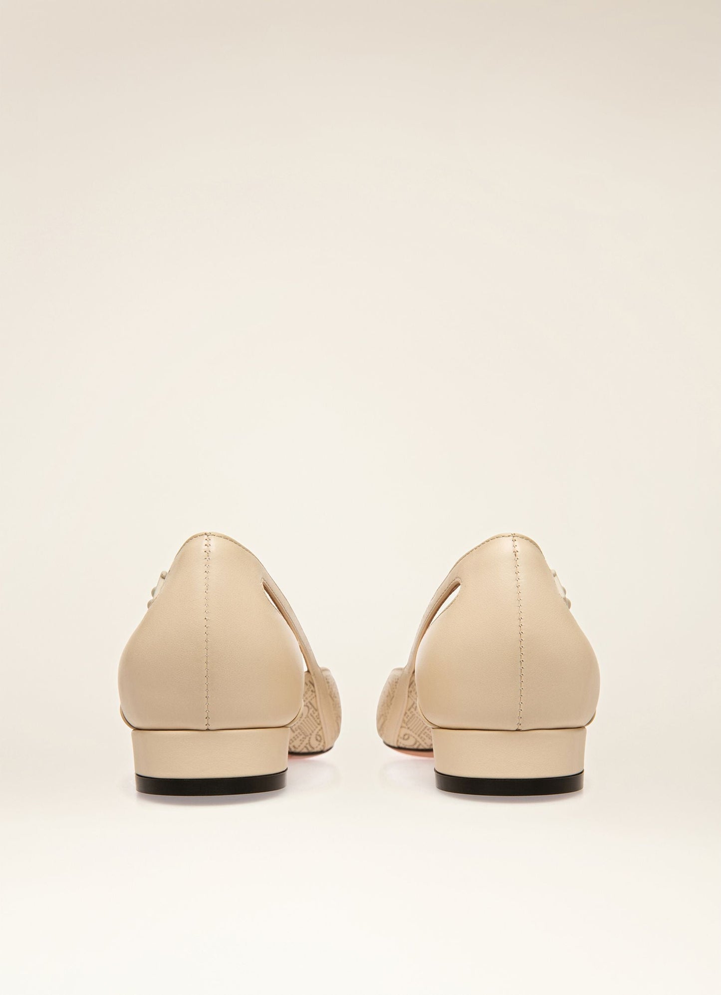 B-Chain Flat in White Leather
