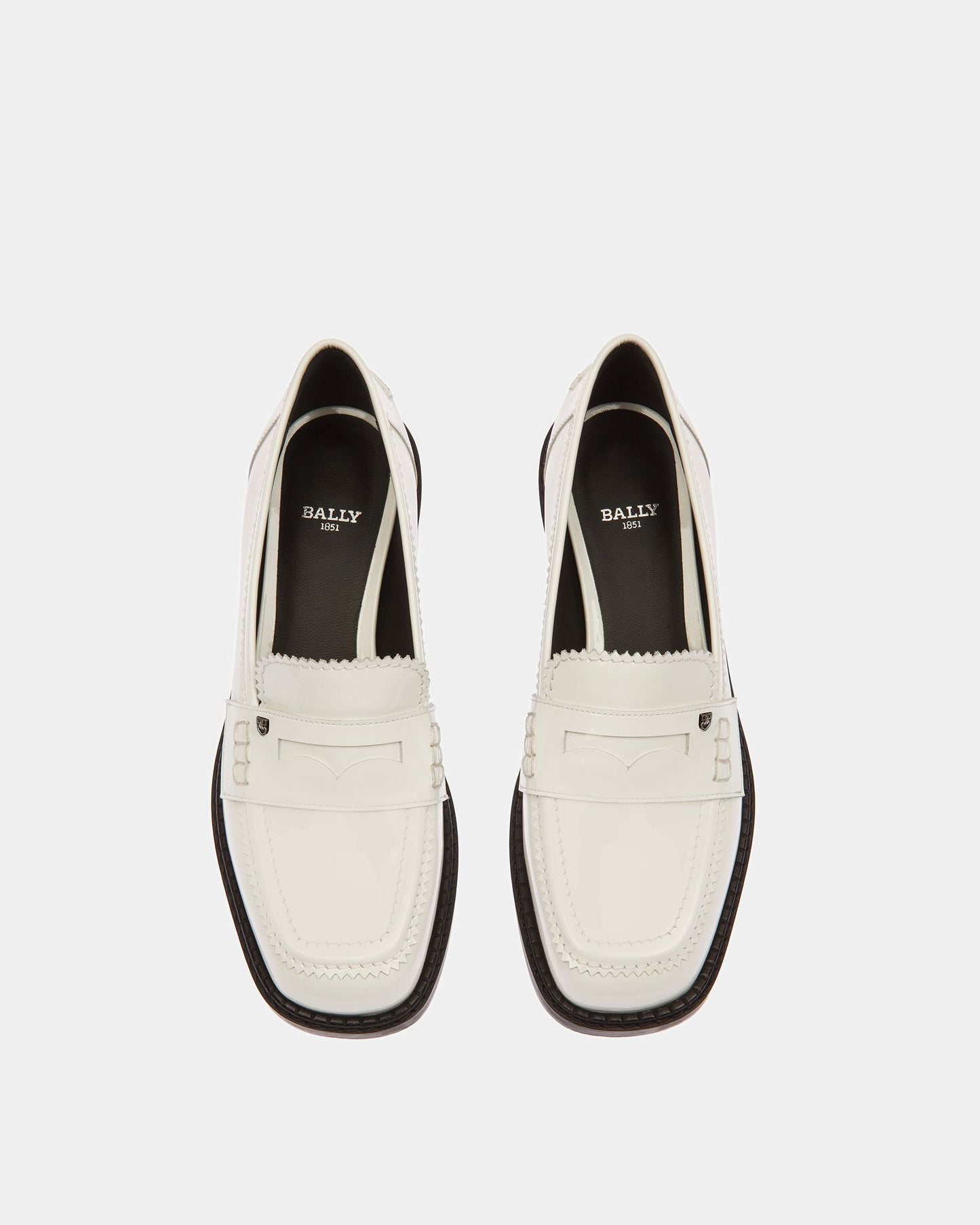 Elly Leather Moccasins In White
