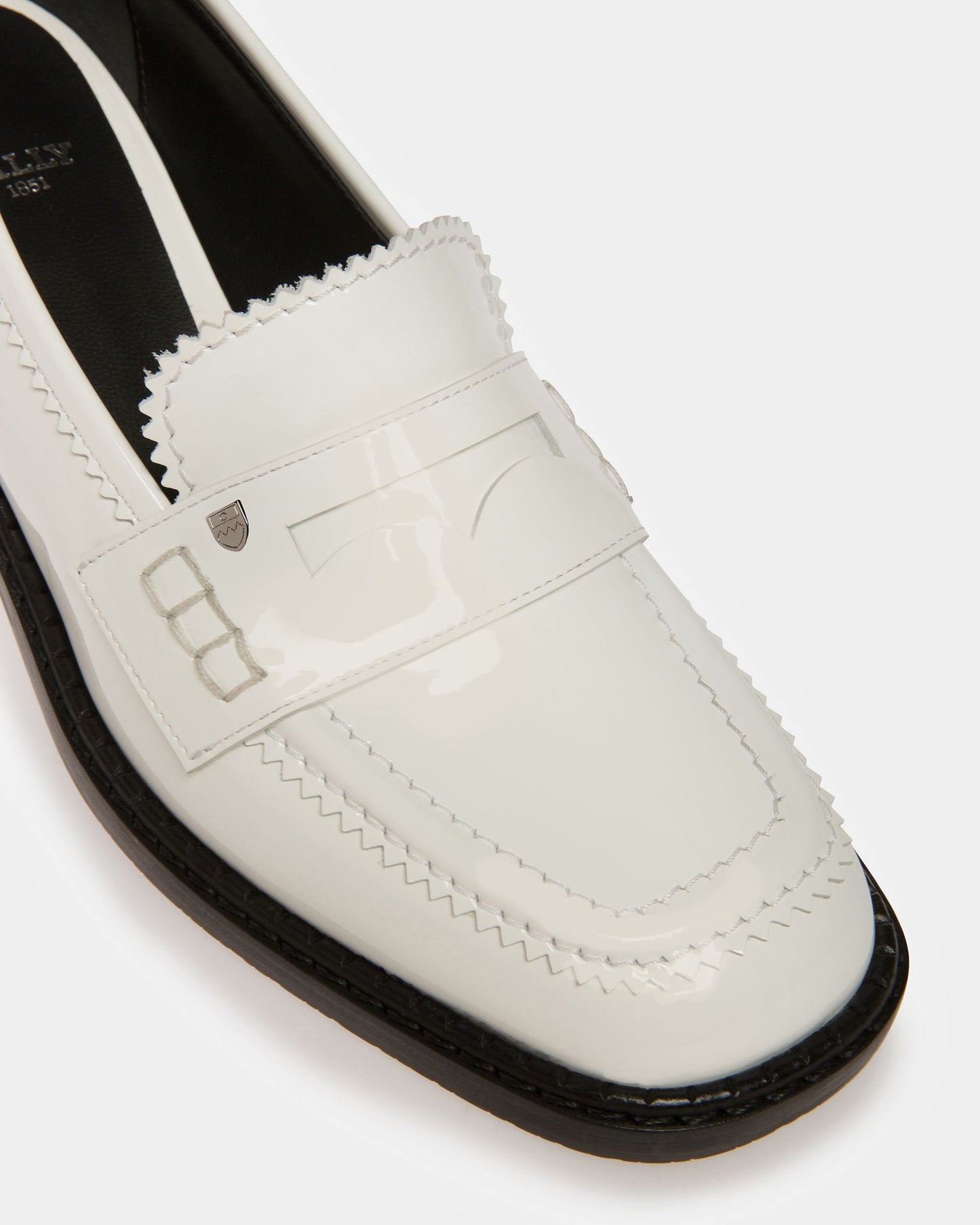 Elly Leather Moccasins In White