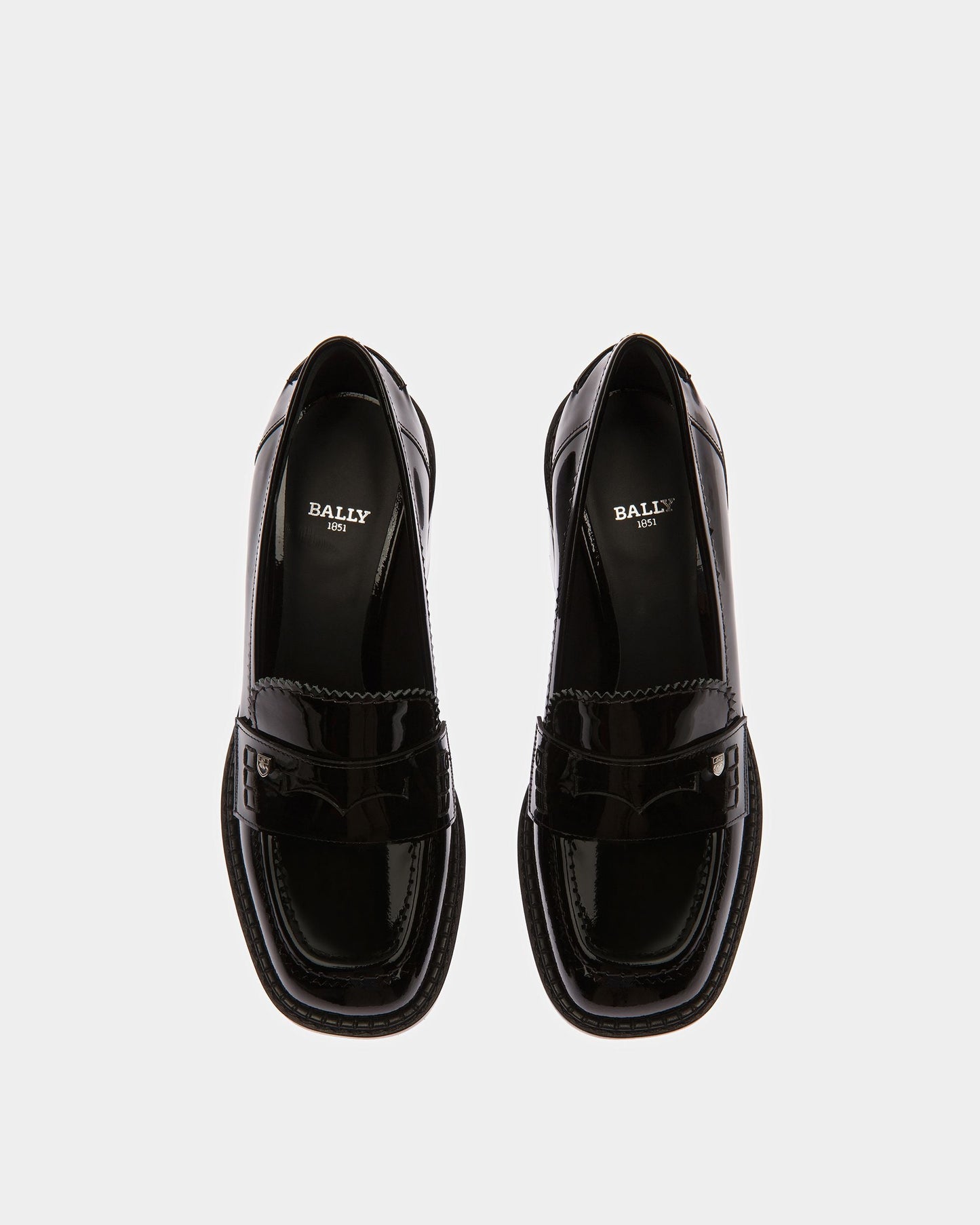 Elly Leather Moccasins In Black