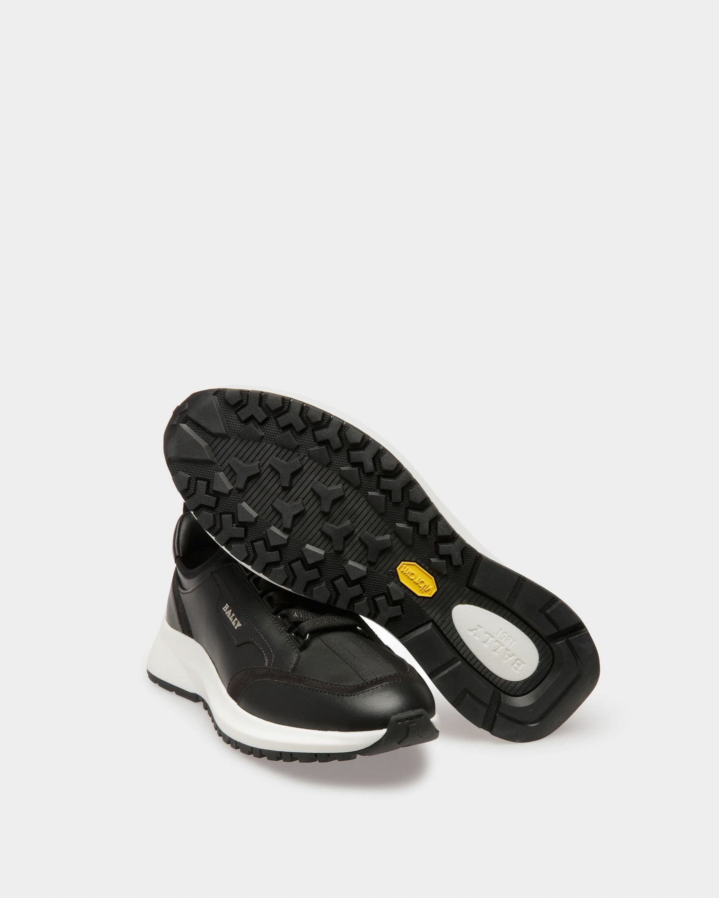Deven Leather Sneakers In Black
