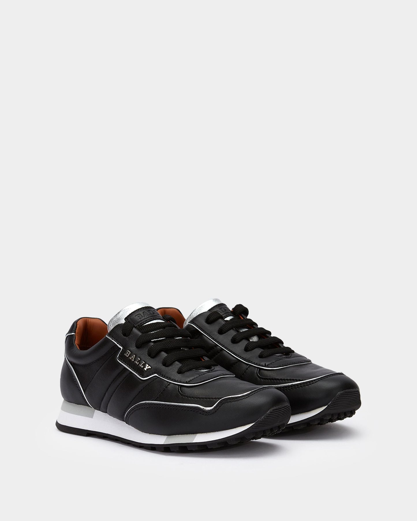 Sneaker in Black Leather