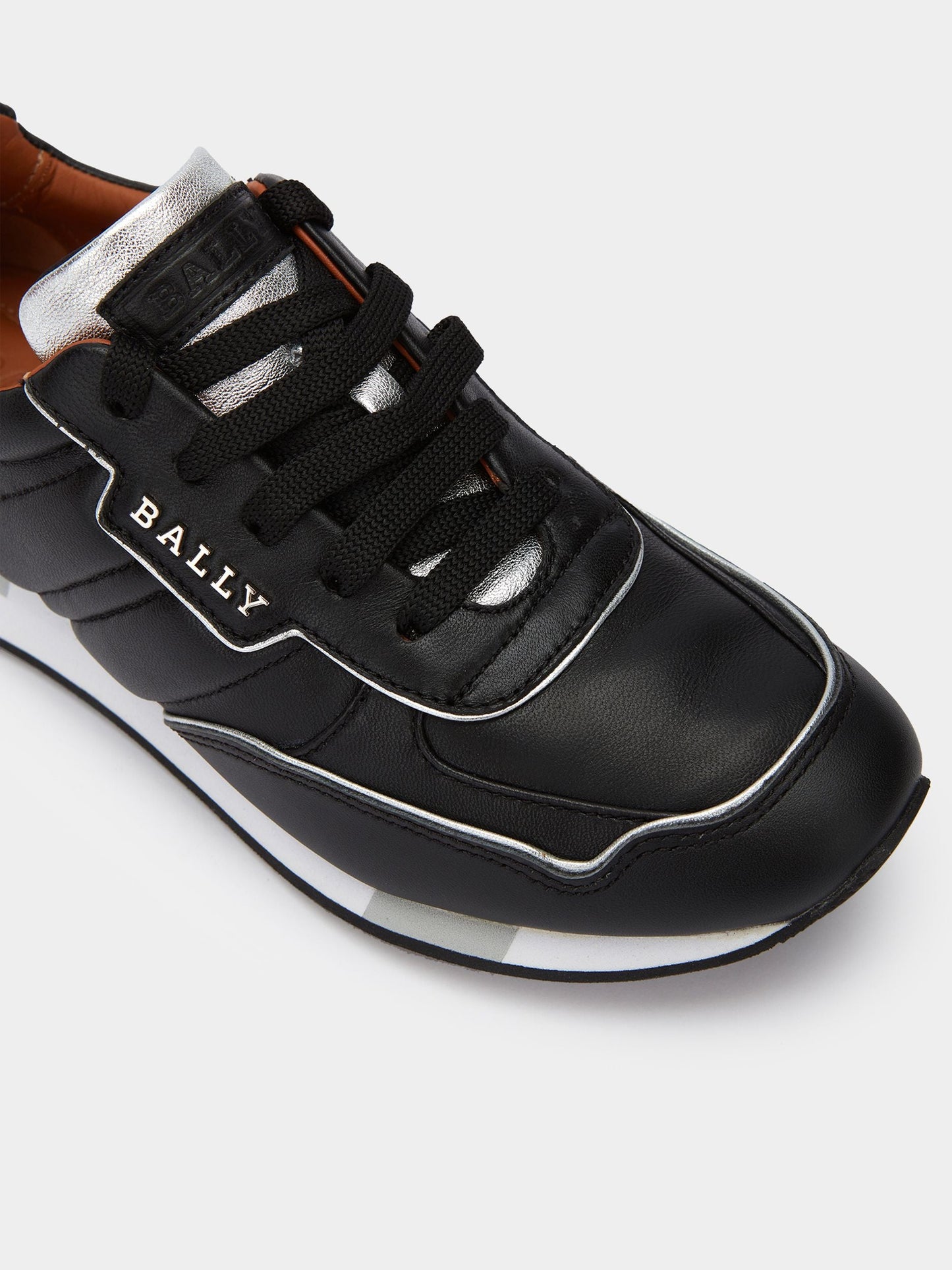 Sneaker in Black Leather